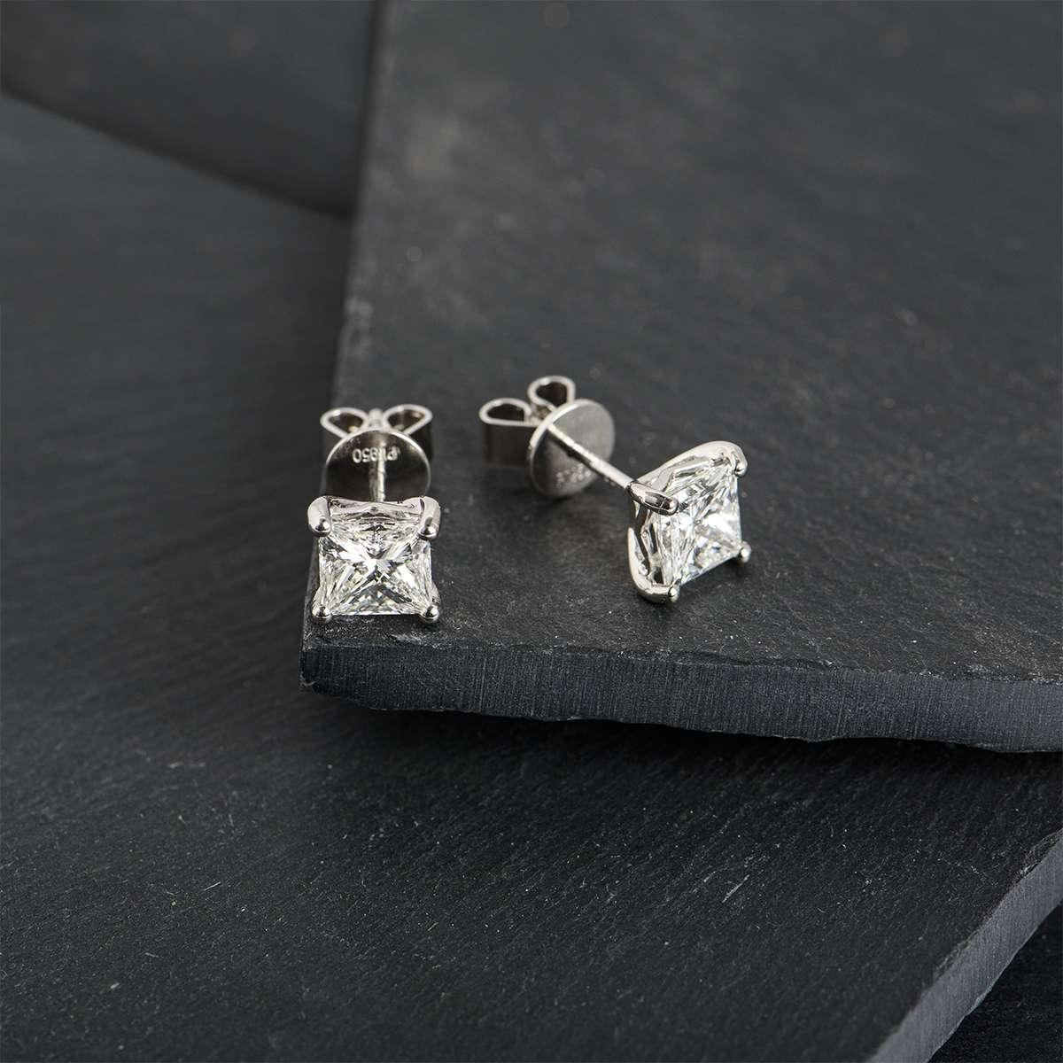 GIA Certified Platinum Princess Cut Diamond Stud Earrings 2.40 Total Carat In New Condition In London, GB