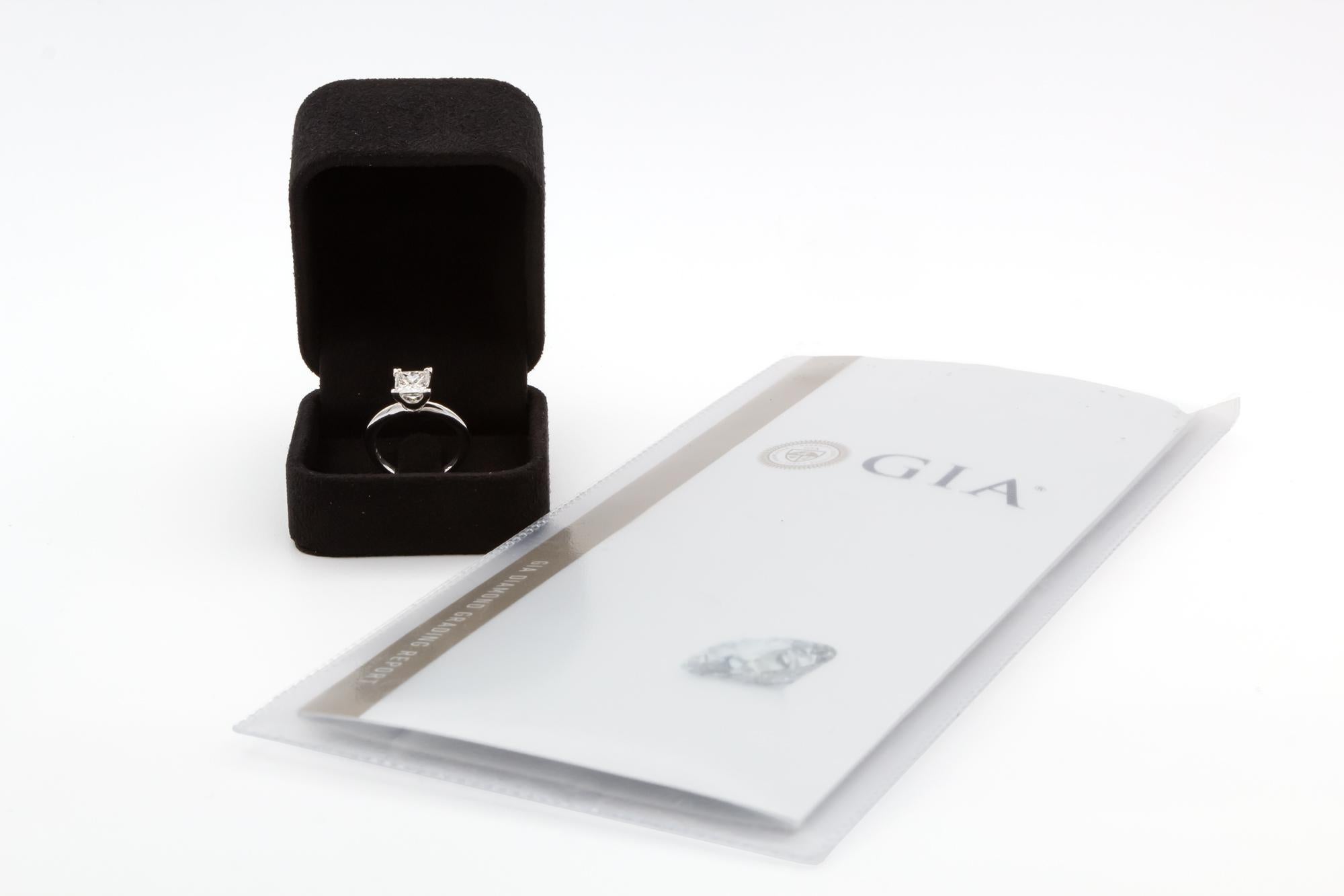 GIA-zertifizierter Platin Prinzessin-Diamant Solitär Verlobungsring 1,65 Karat D/VS2 im Angebot 3