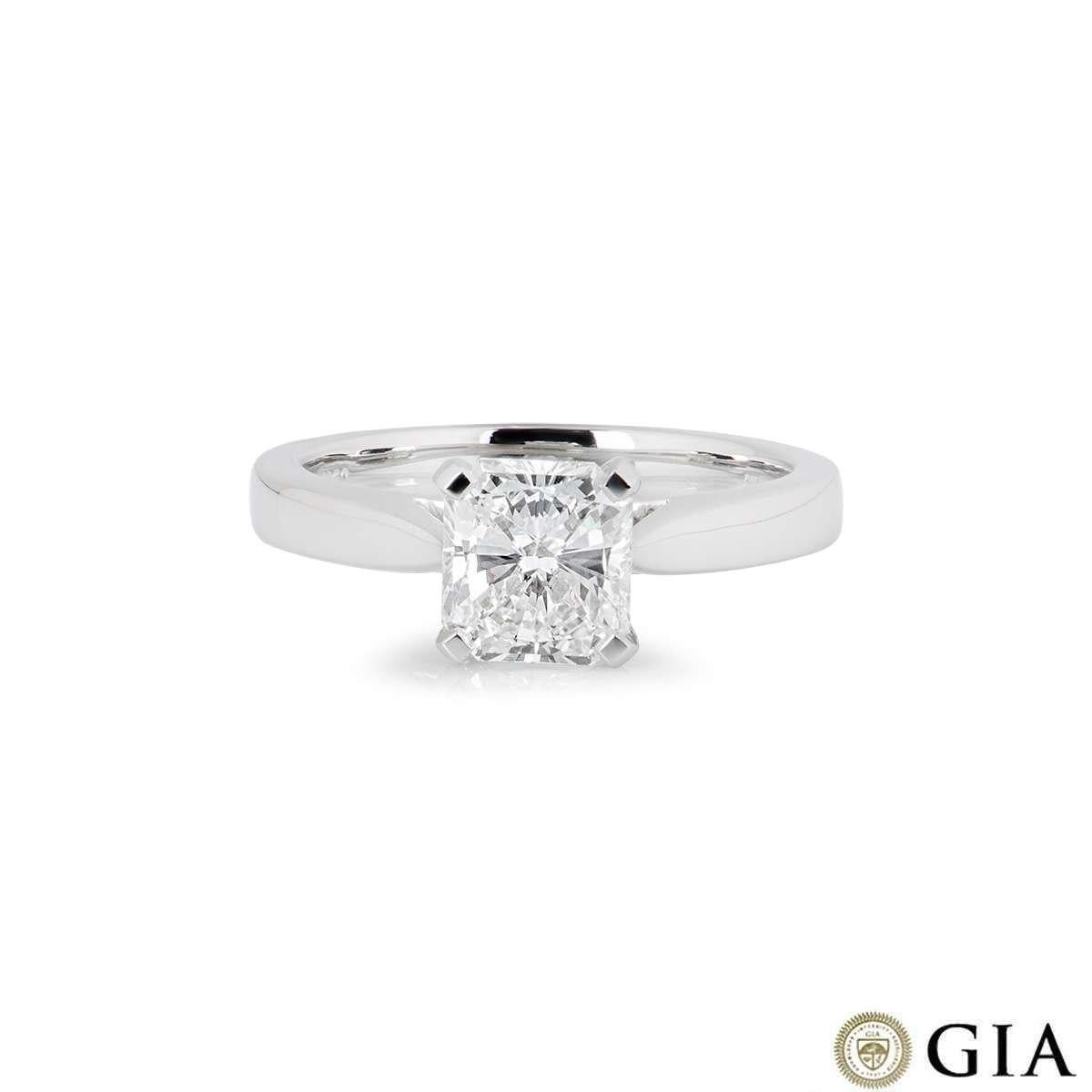 GIA-zertifizierter Platin-Verlobungsring mit 1,51 Karat Diamant im Strahlenschliff G/VS2 (Radiantschliff) im Angebot
