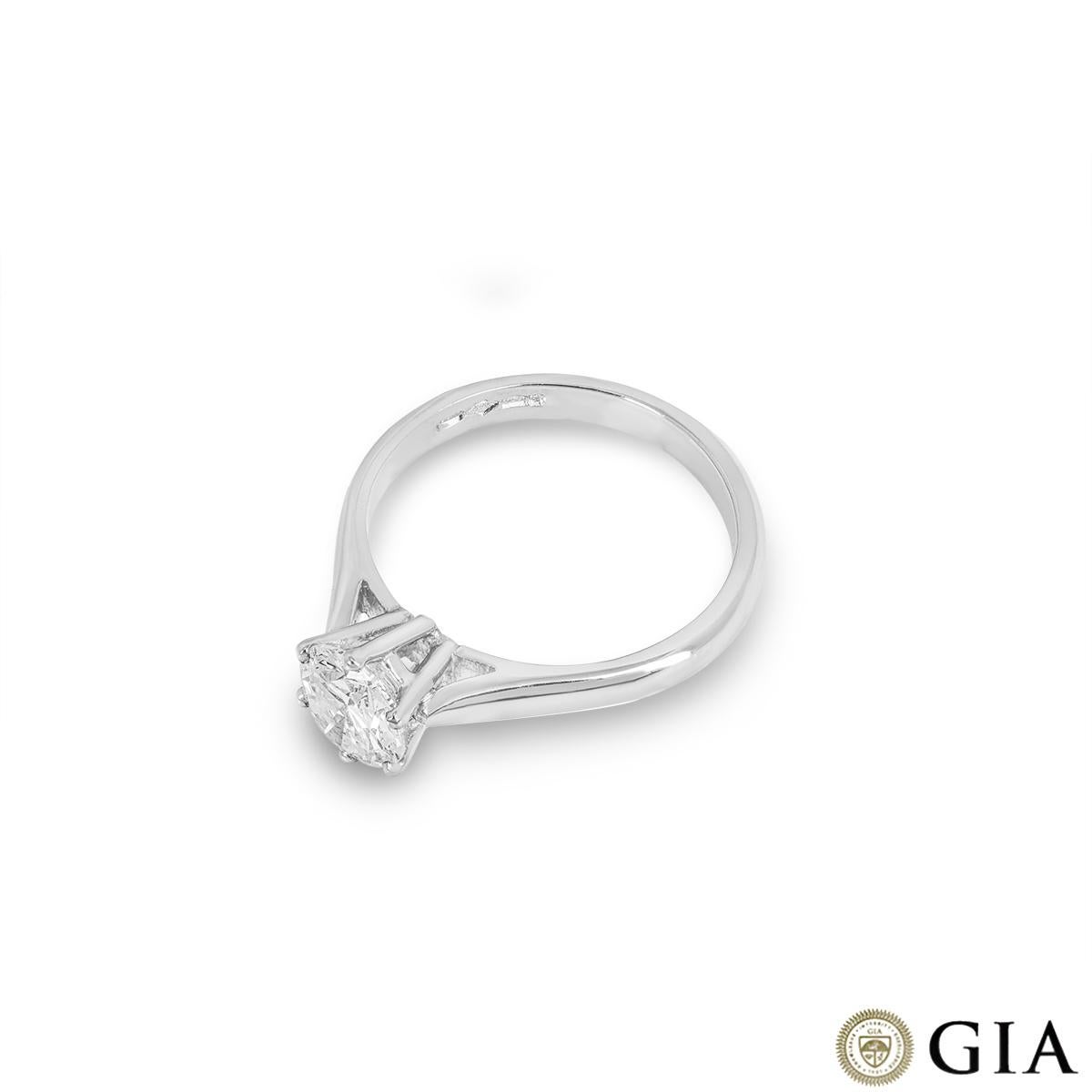 Bague en platine certifiée GIA, diamant rond taillé en brillant 1,00ct D/IF Excellent état - En vente à London, GB