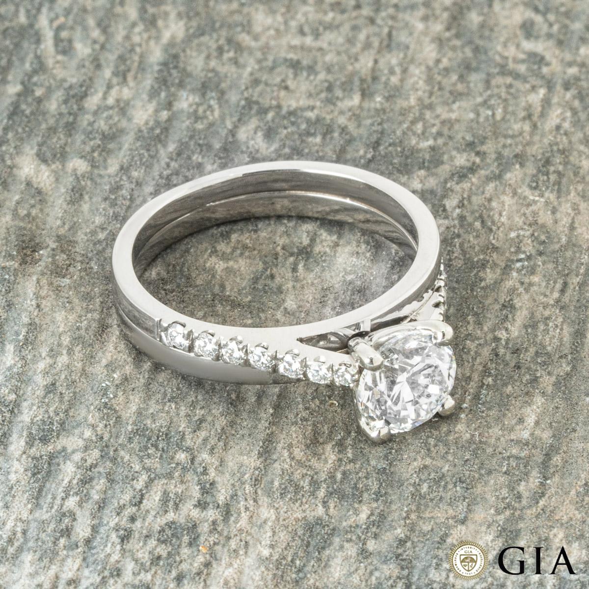 GIA Certified Platinum Round Brilliant Cut Diamond Ring 1.02ct E/SI2 For Sale 2