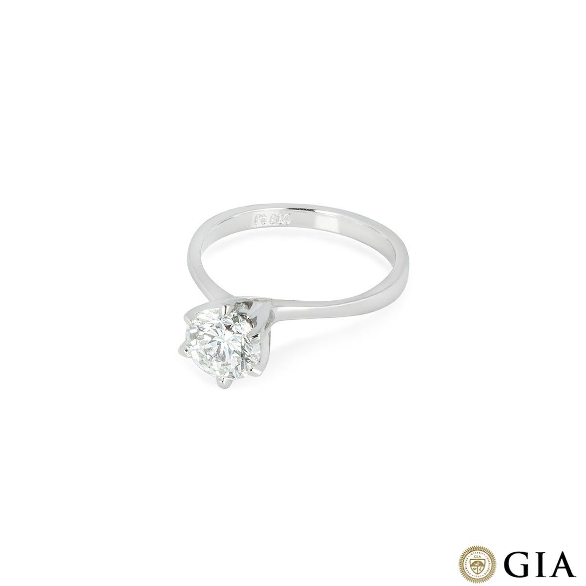 GIA Certified Platinum Round Brilliant Cut Diamond Ring 1.08ct I/SI2 In Excellent Condition For Sale In London, GB