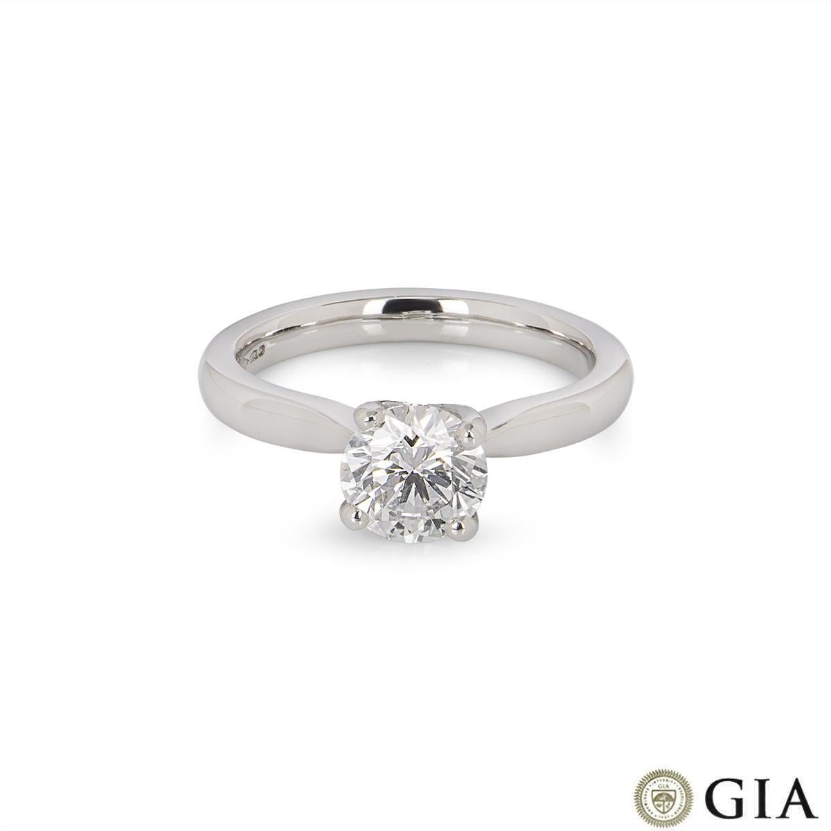 GIA Certified Platinum Round Brilliant Cut Diamond Ring 1.13ct E/VS1 In Excellent Condition For Sale In London, GB