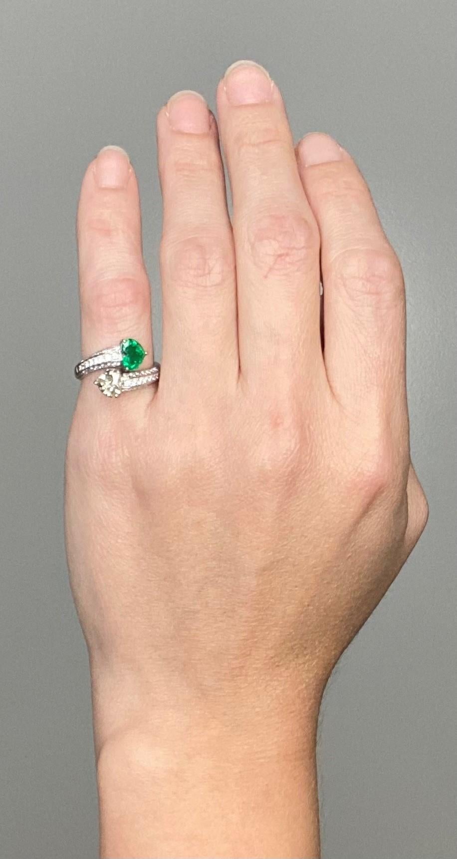 Gia Certified Platinum Toi Et Moi Ring with 2.81 Ctw Colombian Emerald & Diamond For Sale 5