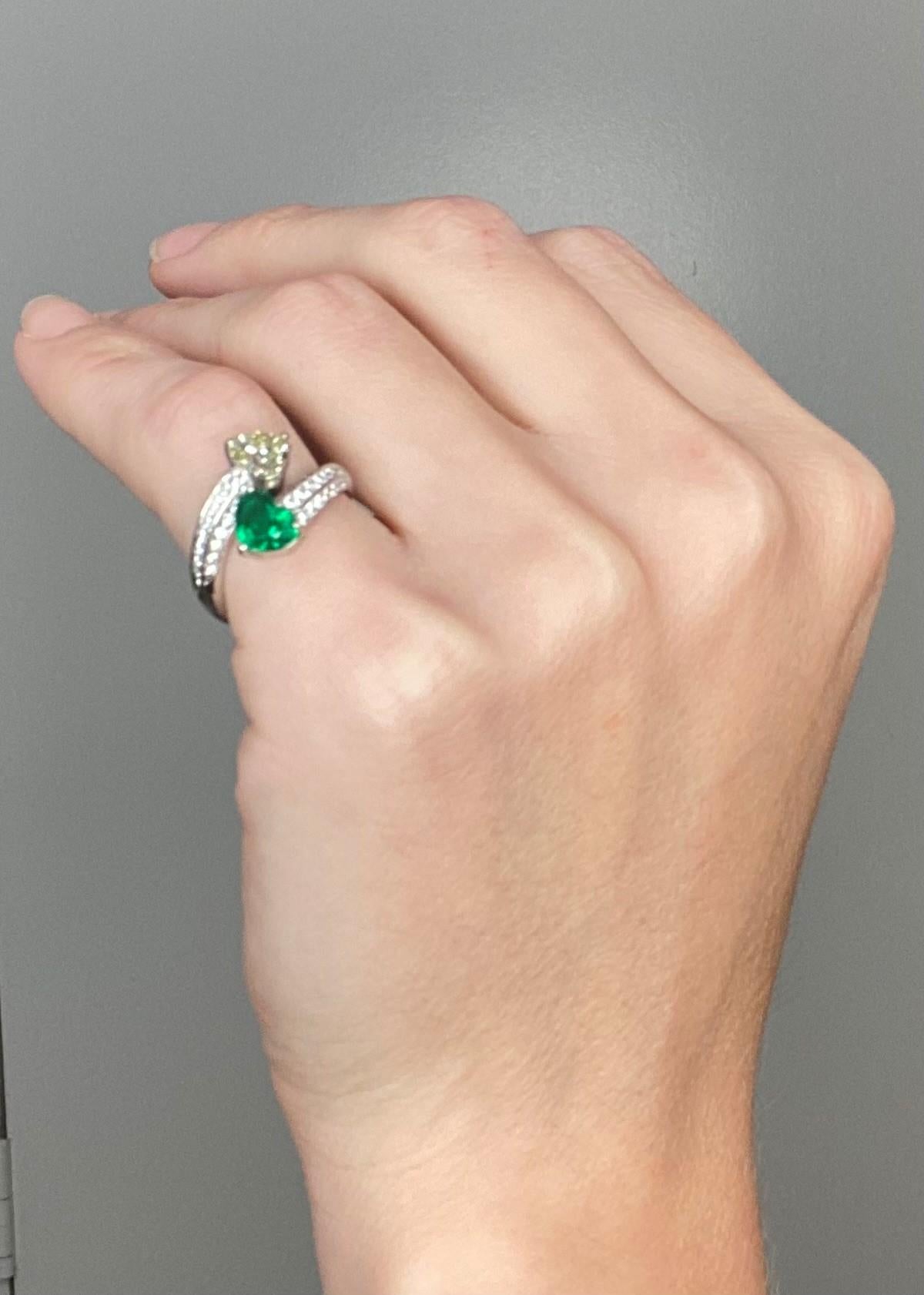 Gia Certified Platinum Toi Et Moi Ring with 2.81 Ctw Colombian Emerald & Diamond For Sale 6