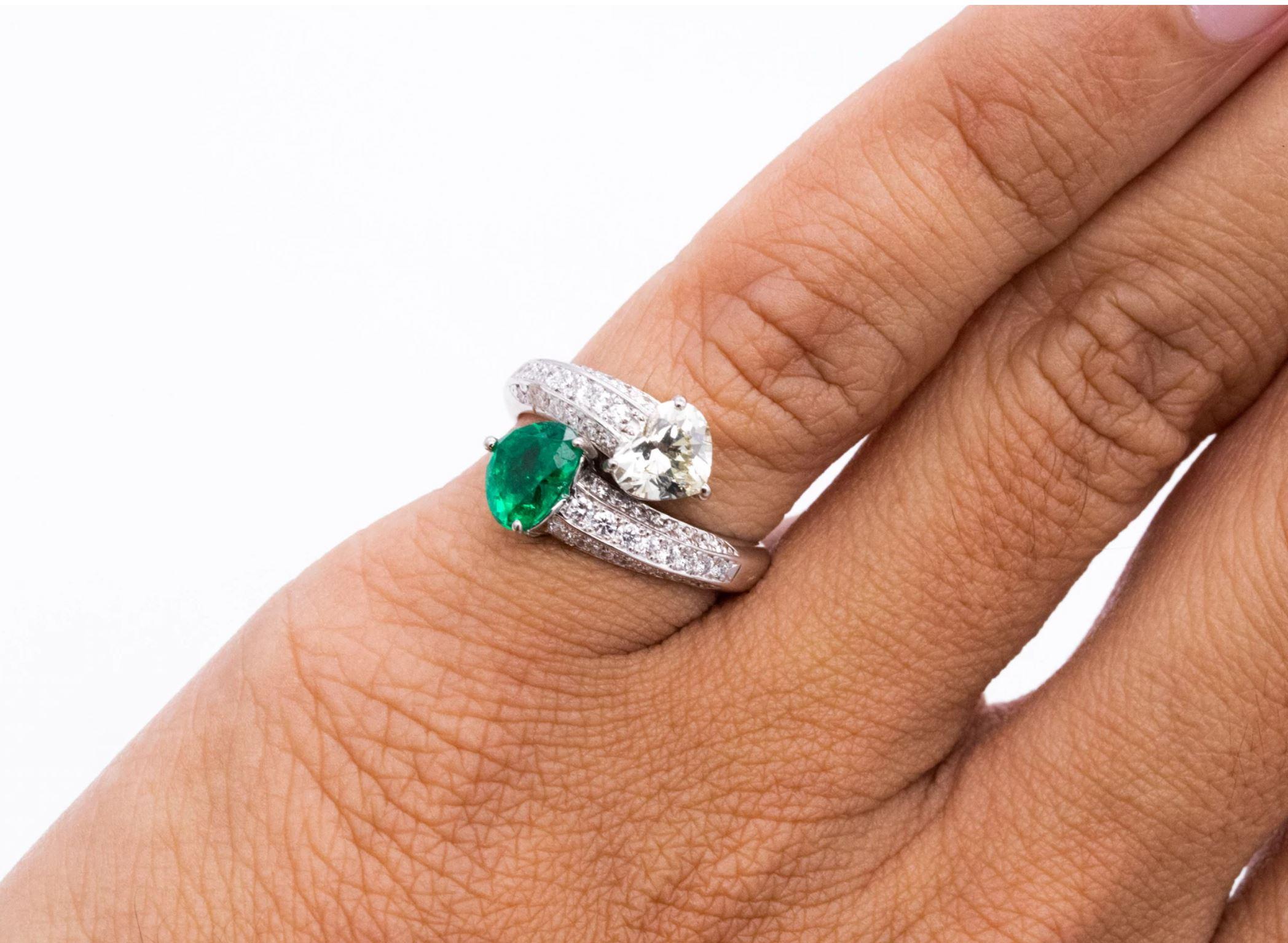 Women's Gia Certified Platinum Toi Et Moi Ring with 2.81 Ctw Colombian Emerald & Diamond For Sale
