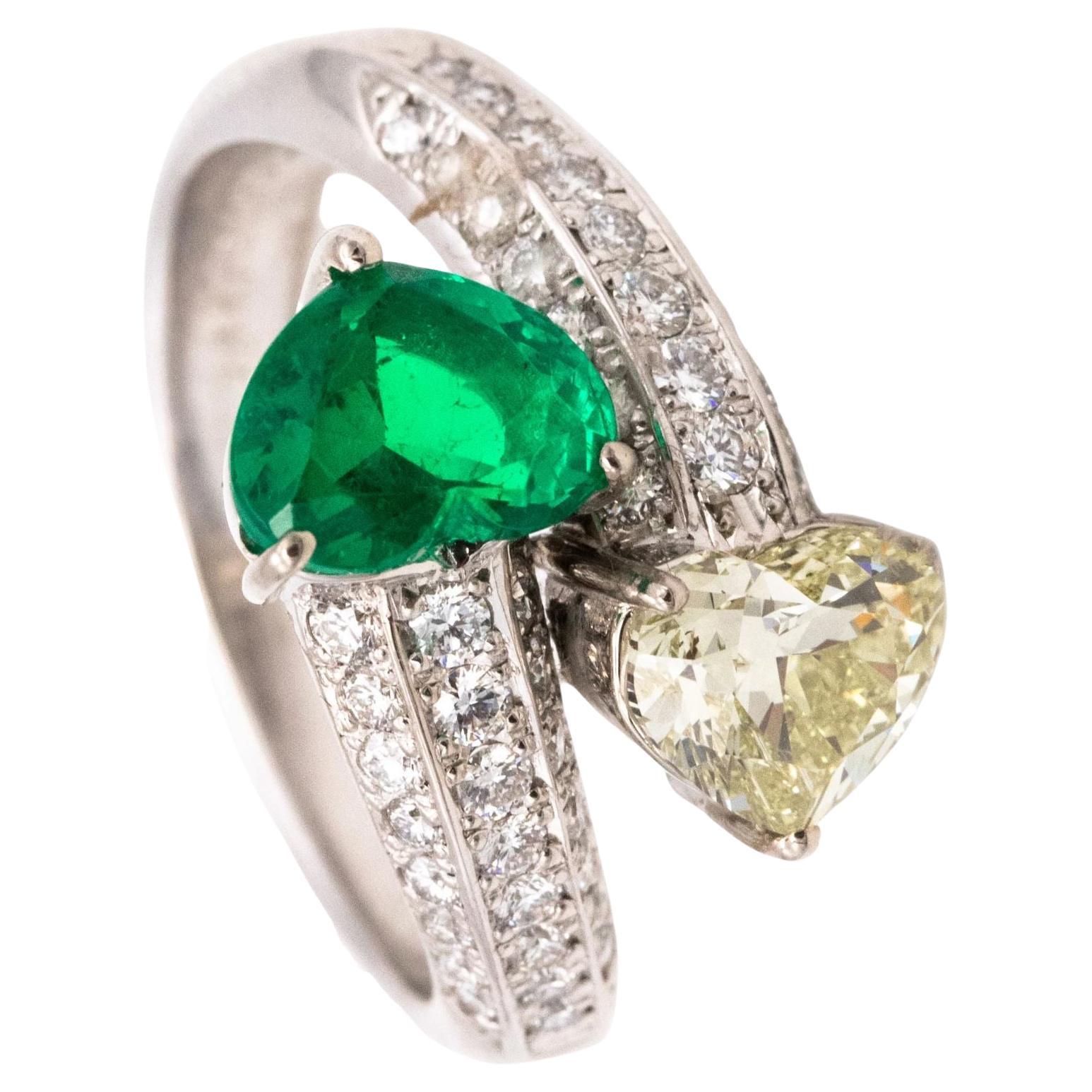 Gia Certified Platinum Toi Et Moi Ring with 2.81 Ctw Colombian Emerald & Diamond For Sale