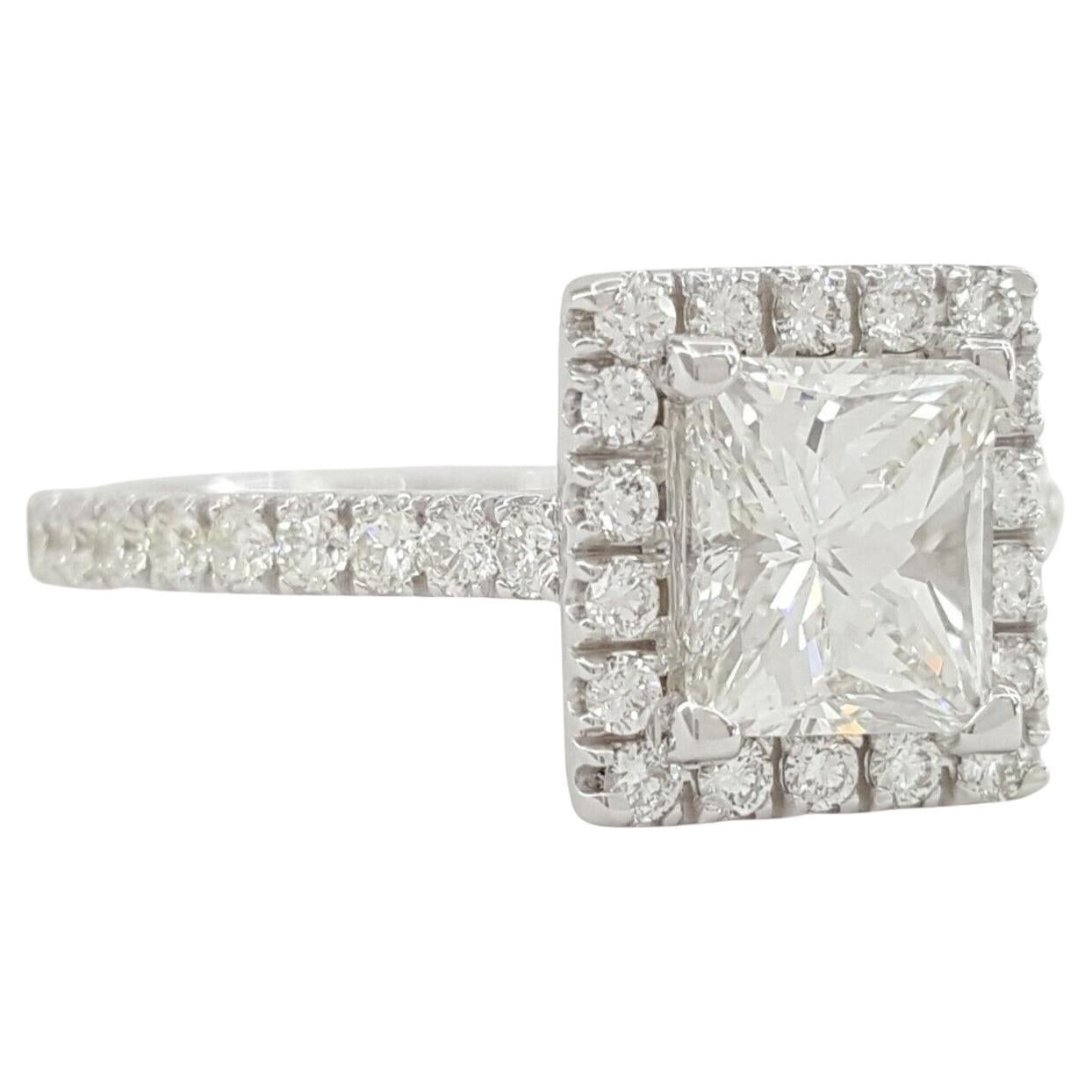 GIA-zertifizierter Diamant-Halo-Ring mit Prinzessinnenschliff (Moderne) im Angebot