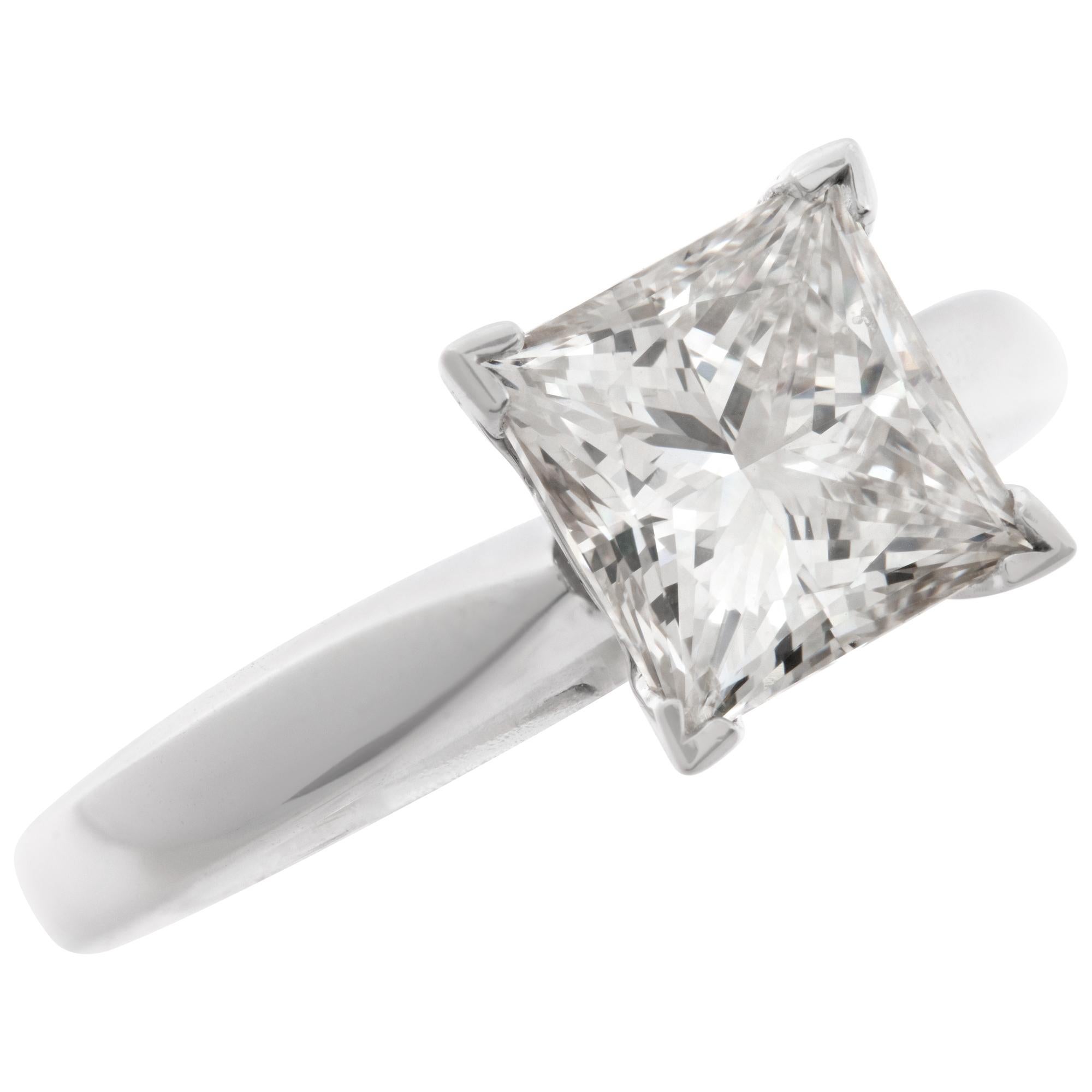 GIA-zertifizierter Solitär-Diamantring im Princesse-Schliff im Zustand „Hervorragend“ im Angebot in Surfside, FL