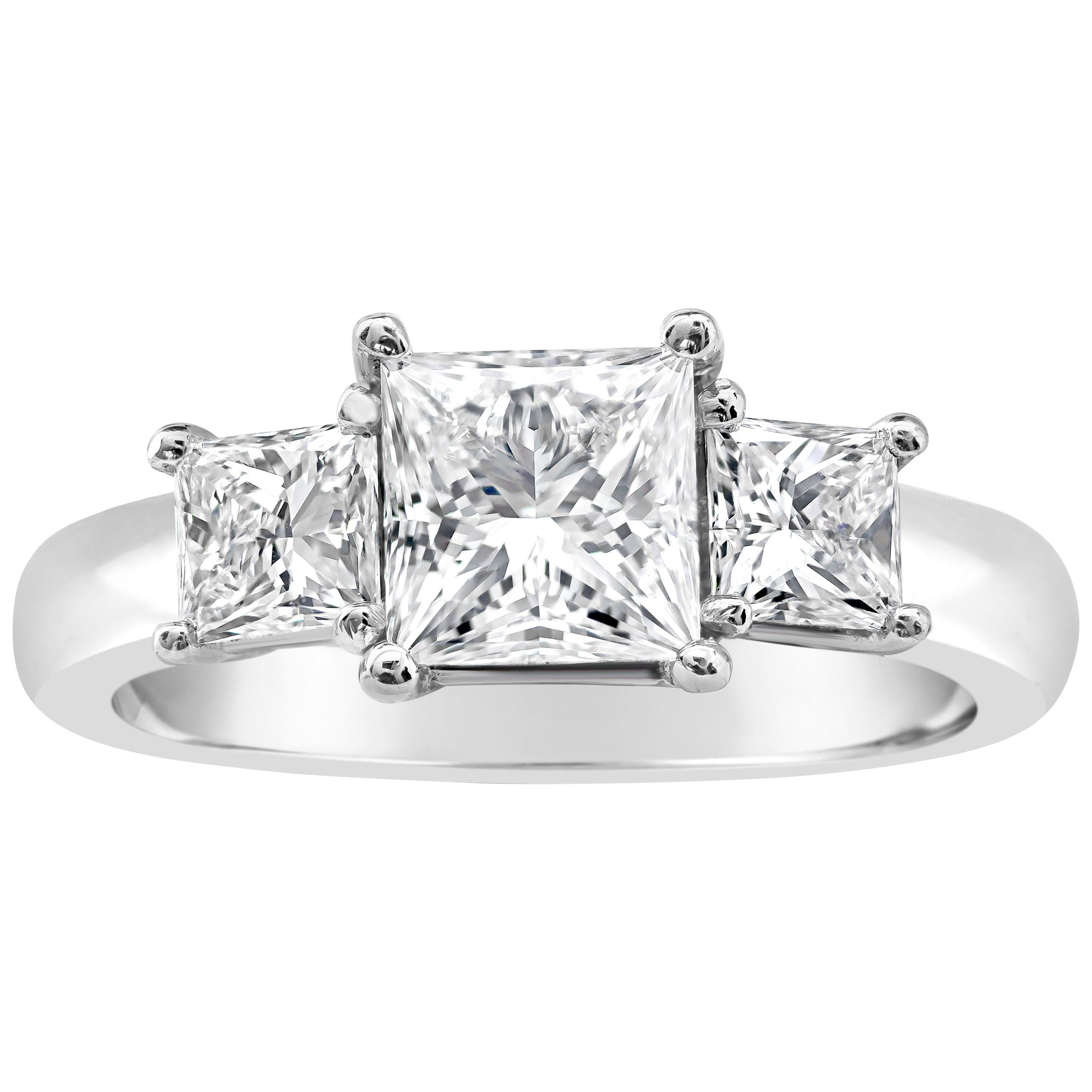 Bague de fiançailles à trois pierres, certifiée GIA, 1.04 carats, diamant taille princesse