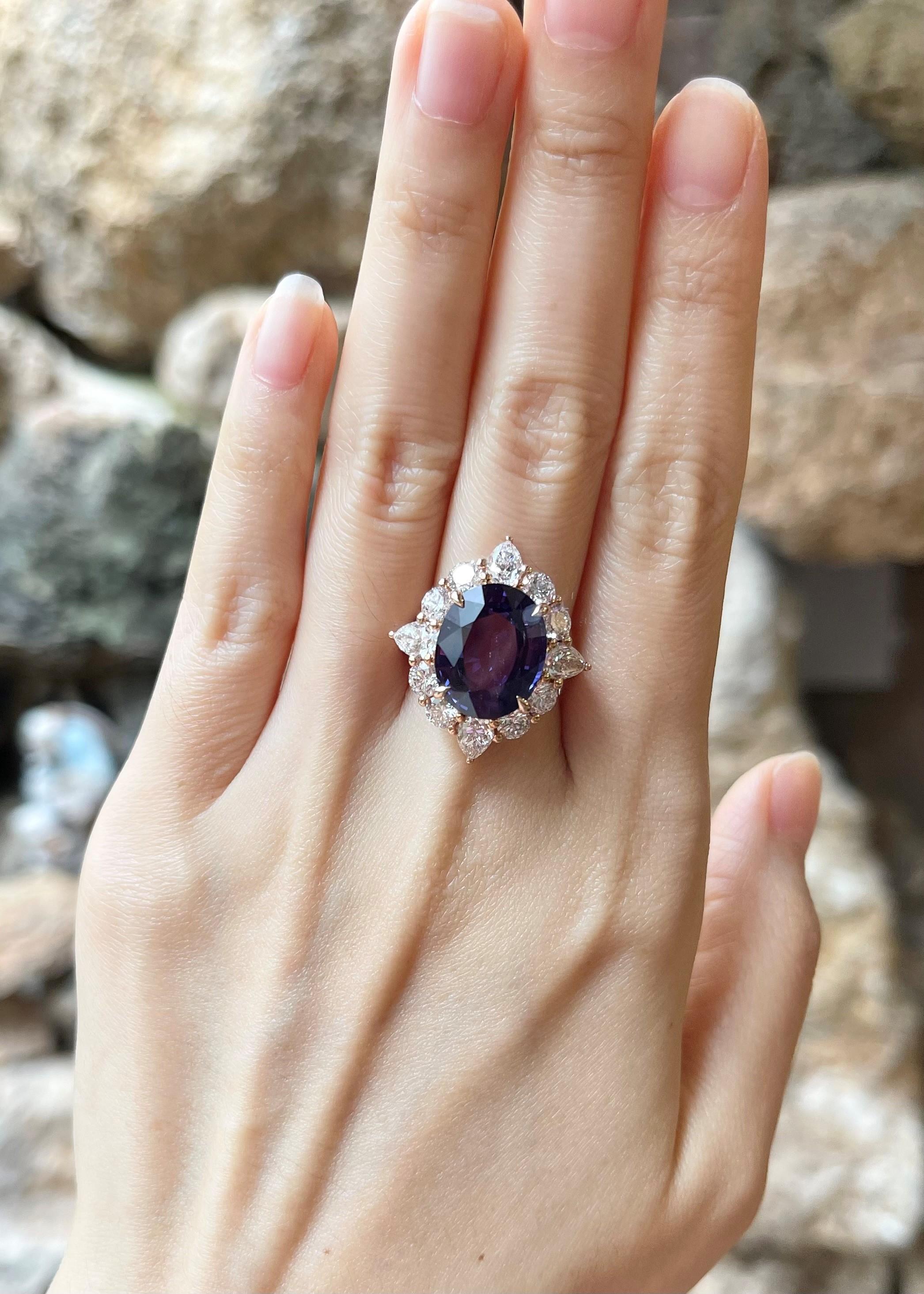 Contemporary GIA Certified Purple Sapphire with Diamond Ring set in 18K Rose Gold Settings For Sale