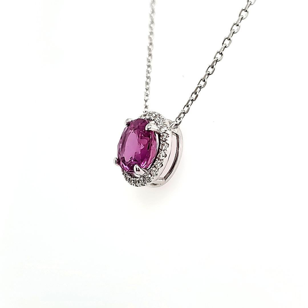 GIA Certified Purplish Pink Sapphire Pendant with Diamonds In New Condition For Sale In Hong Kong, HK