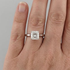 Bague de fiançailles en platine et or blanc, sertie d'un diamant taille « radiant » certifié par le GIA