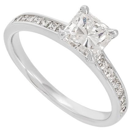 Bague de fiançailles solitaire en diamant taille radiant de 1,10 carat D/VVS2 certifié GIA en vente