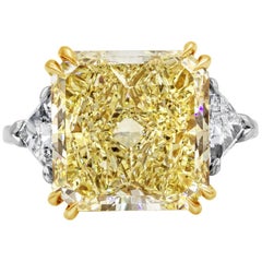Verlobungsring mit drei Steinen, GIA-zertifizierter 10.59 Karat strahlender gelber, strahlender Diamant