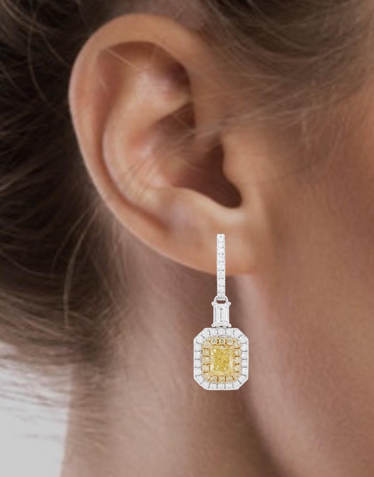 GIA Certified Rectangular cut Yellow Diamond White Diamond 18K Gold Earrings In New Condition For Sale In Hong Kong, HK