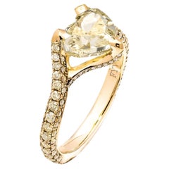 Bague certifiée GIA avec un diamant jaune fantaisie en forme de cœur de 3,01 carats