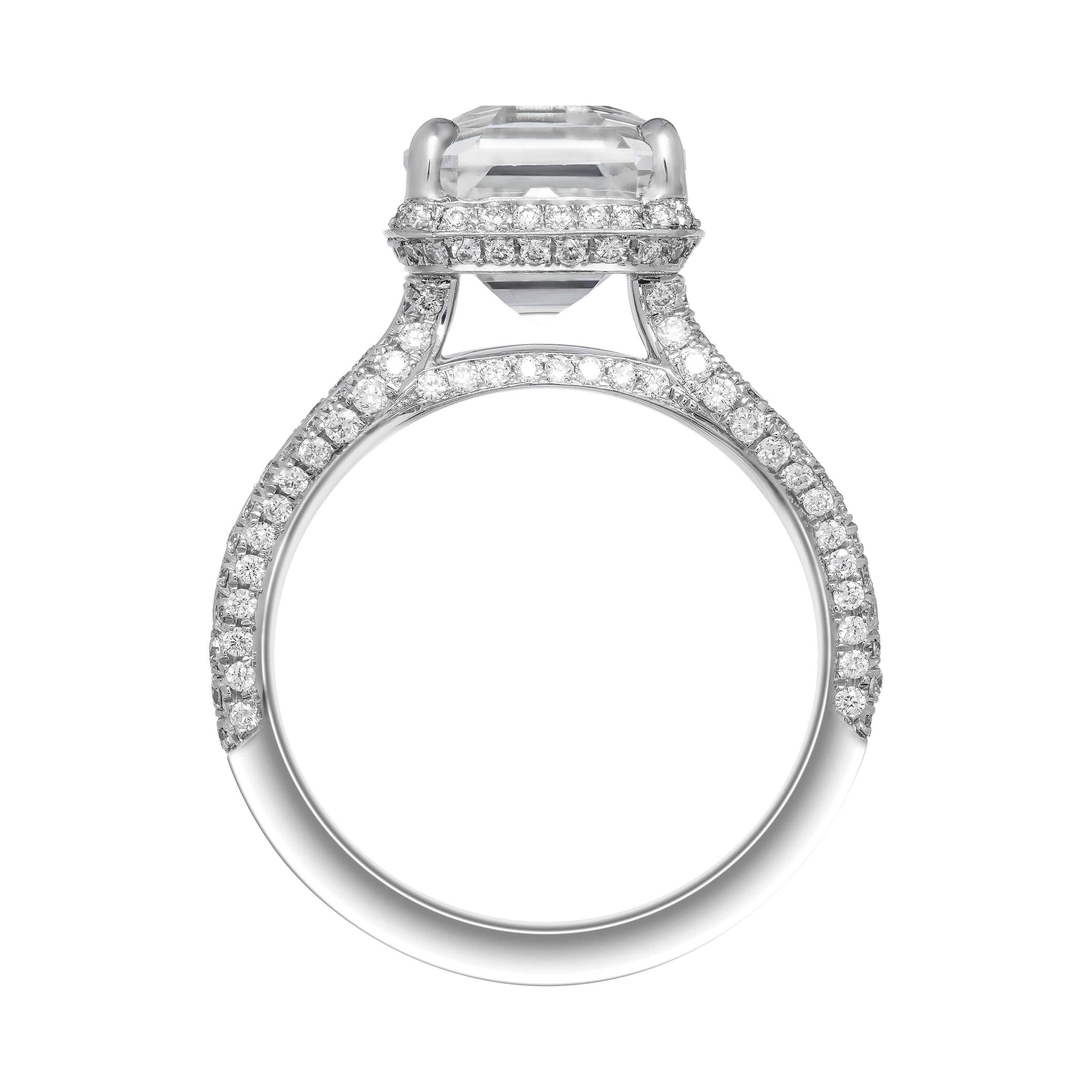 GIA-zertifizierter Ring mit 4,78 Karat weißem Saphir (Asscher-Schliff) im Angebot
