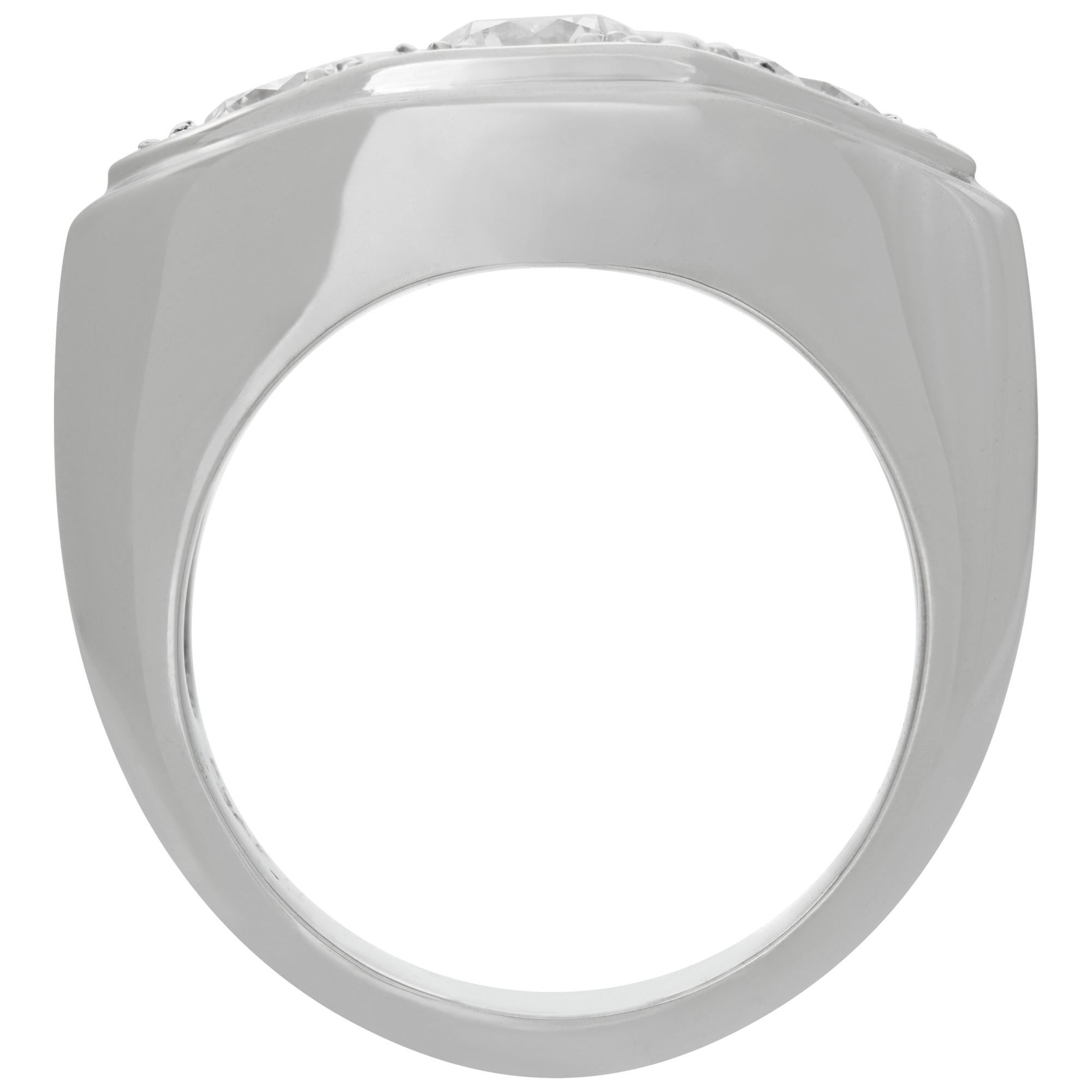 Men's GIA Certified Round Brilliant Cut Diamond 1.00 Carat Ring Set In Platinum For Sale