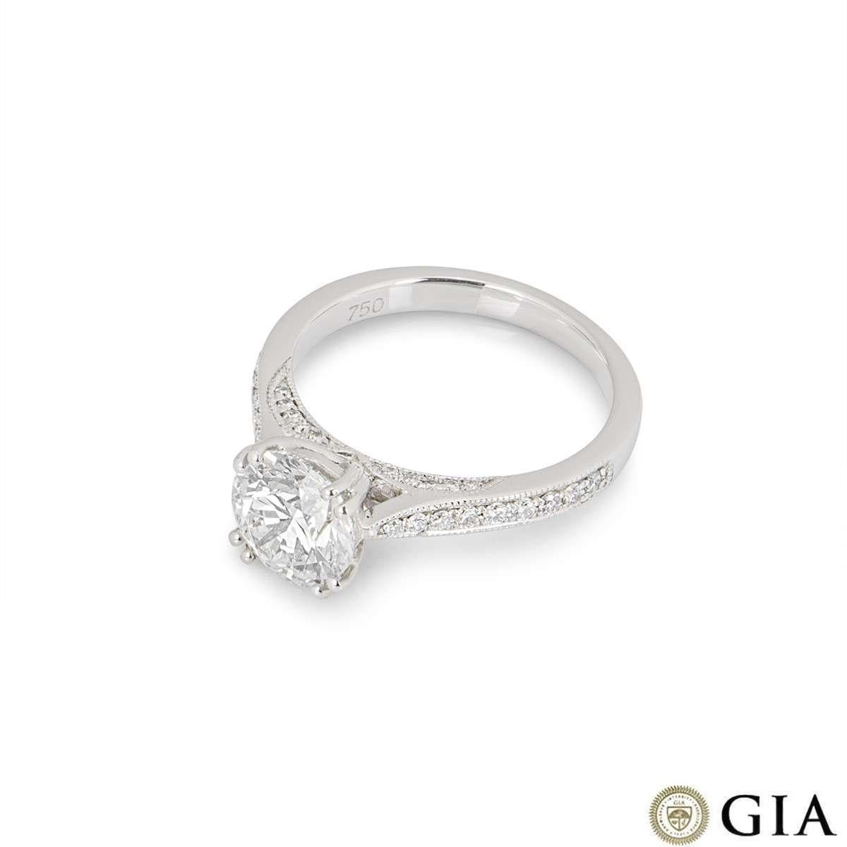 Bague de fiançailles en diamant taille brillant rond certifié GIA de 1,70 carat F/VS1 Neuf - En vente à London, GB