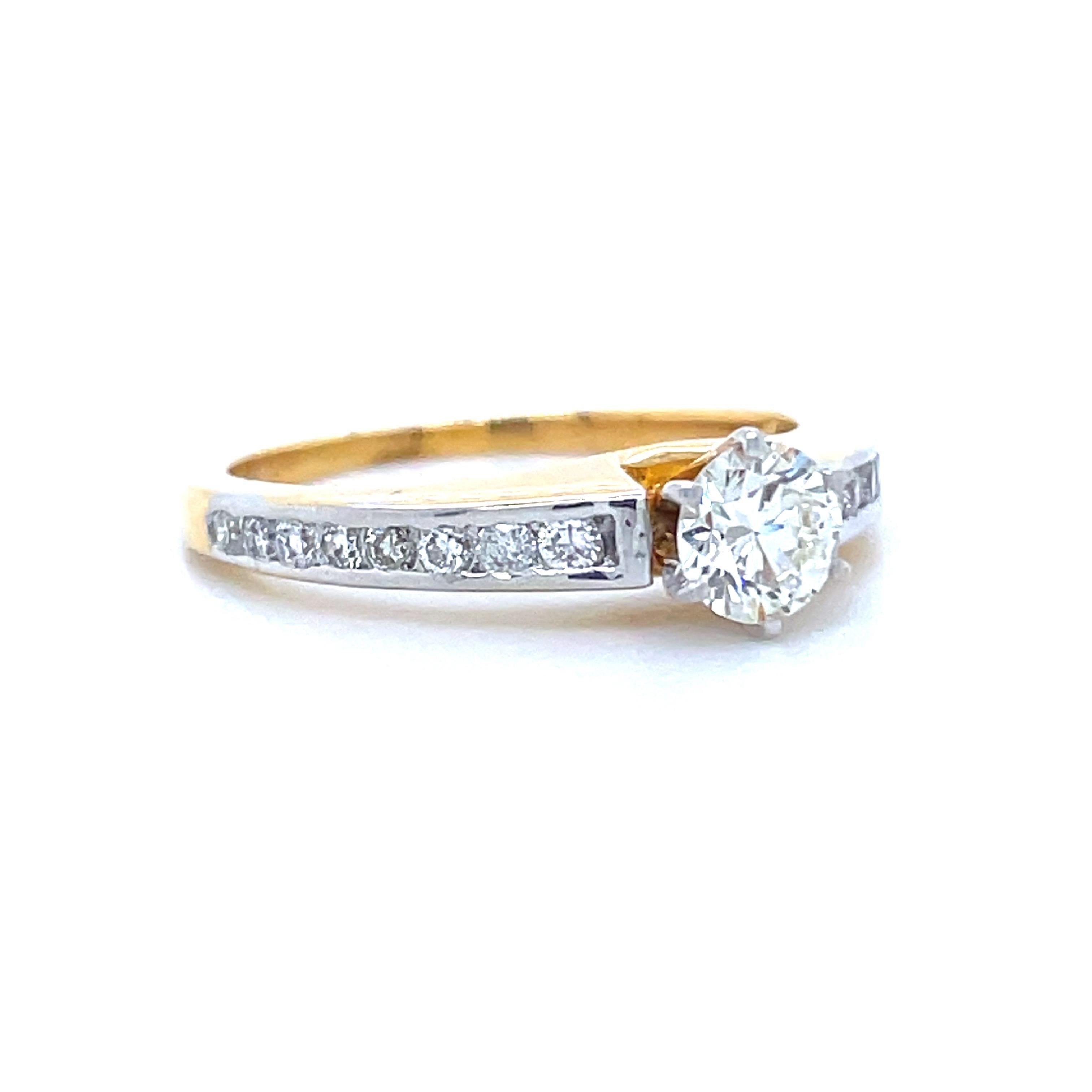 GIA Certified Round Brilliant Diamond Cts 0.44 Engagement Ring in 18k White Gold For Sale 1
