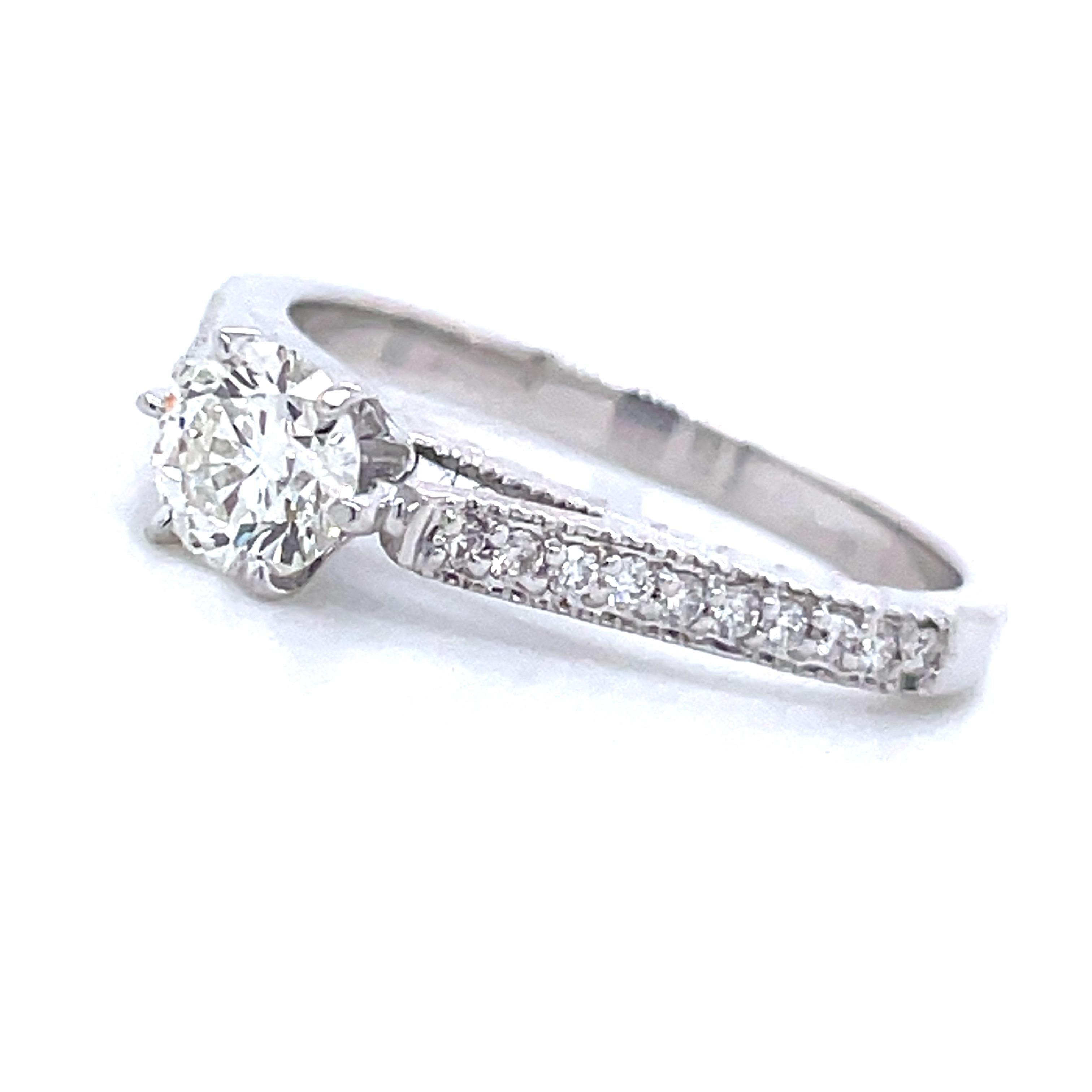 GIA Certified Round Brilliant Diamond Cts 0.51 Engagement Ring in 18k White Gold In New Condition For Sale In Hong Kong, HK