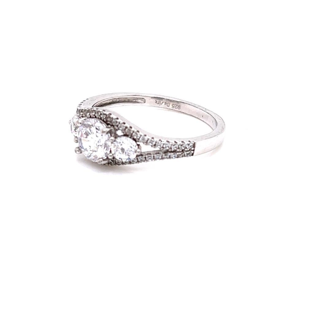 En venta: Anillo de Diamante Brillante Redondo Certificado GIA en Platino  3