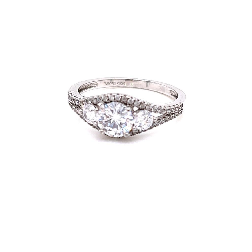 En venta: Anillo de Diamante Brillante Redondo Certificado GIA en Platino  4