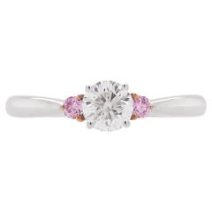 GIA-zertifizierter weißer Diamant im Rundschliff, pinker Diamant im Argyle-Schliff, 18K Goldbandring
