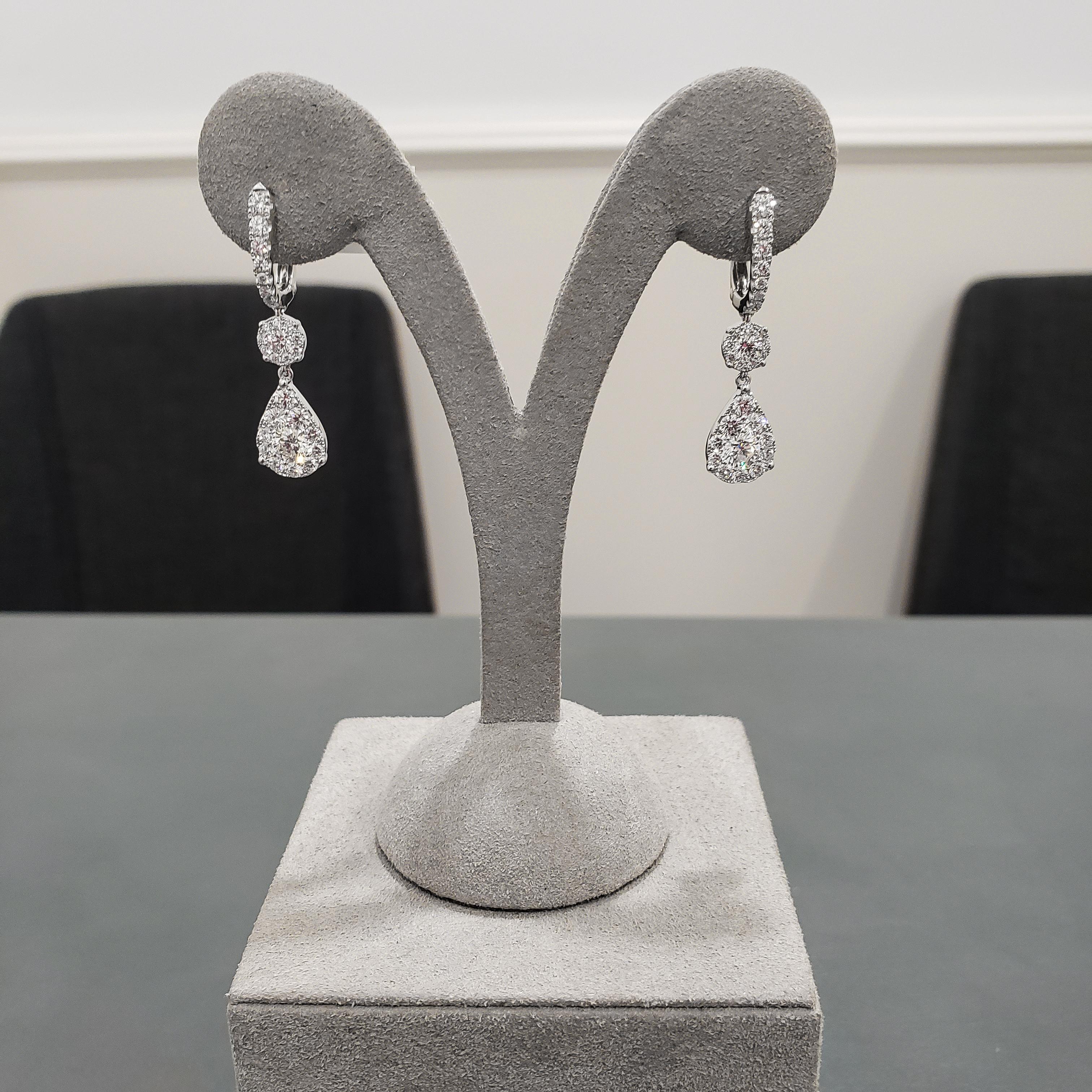 Roman Malakov, GIA Certified Round Diamond Pear-Shaped Dangle Earrings In New Condition In New York, NY