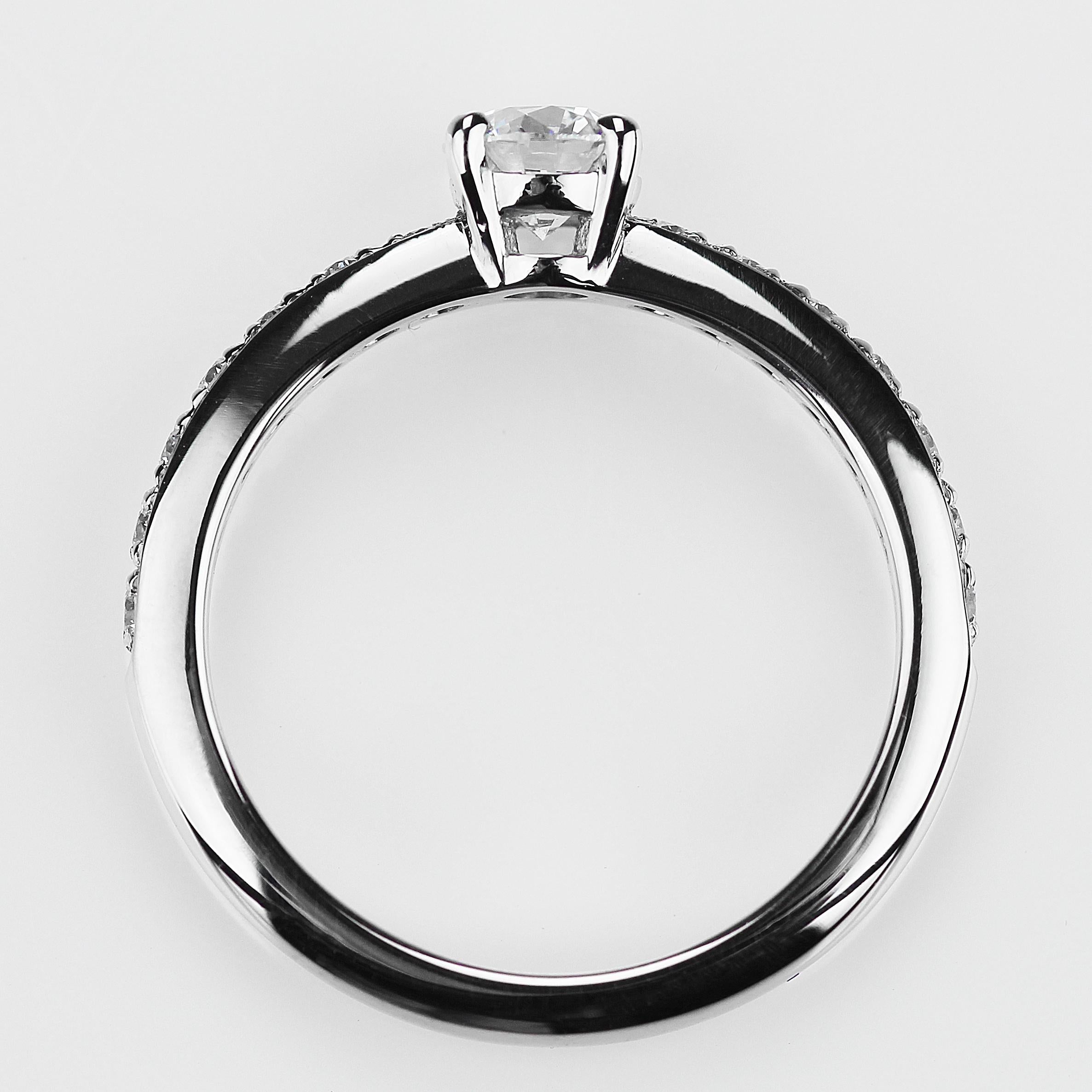 Bague solitaire Bulgari en platine, 0,50 ct D VS1, collection Griffe en vente 3