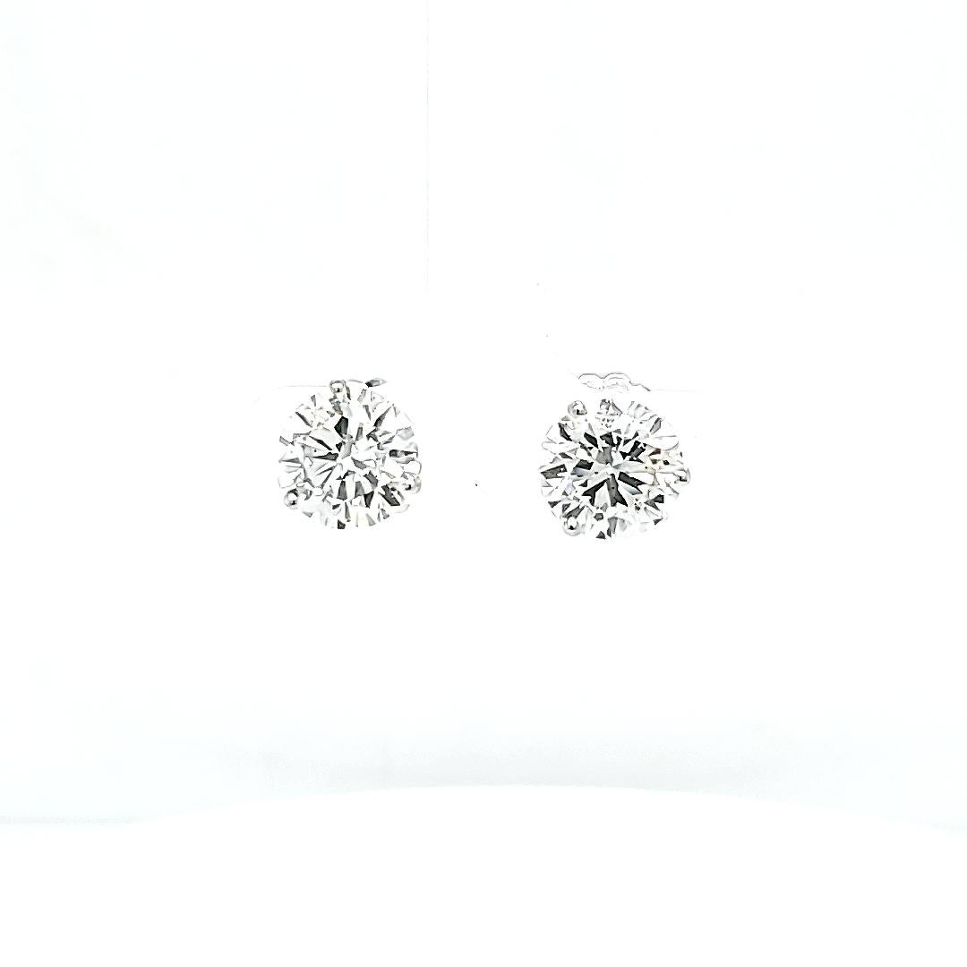 GIA Certified 6.32 carat Round Diamond Stud Earring In New Condition In New York, NY