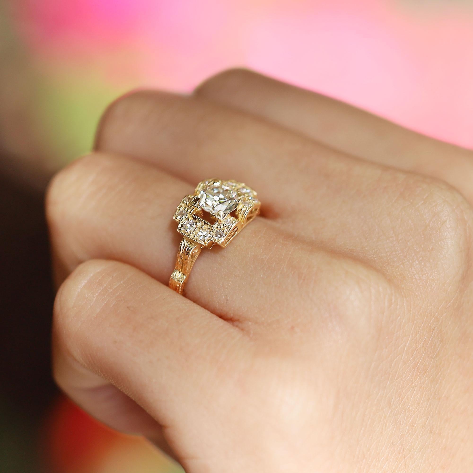 Taille brillant Bague de fiançailles déco en or jaune avec diamant rond certifié GIA en vente