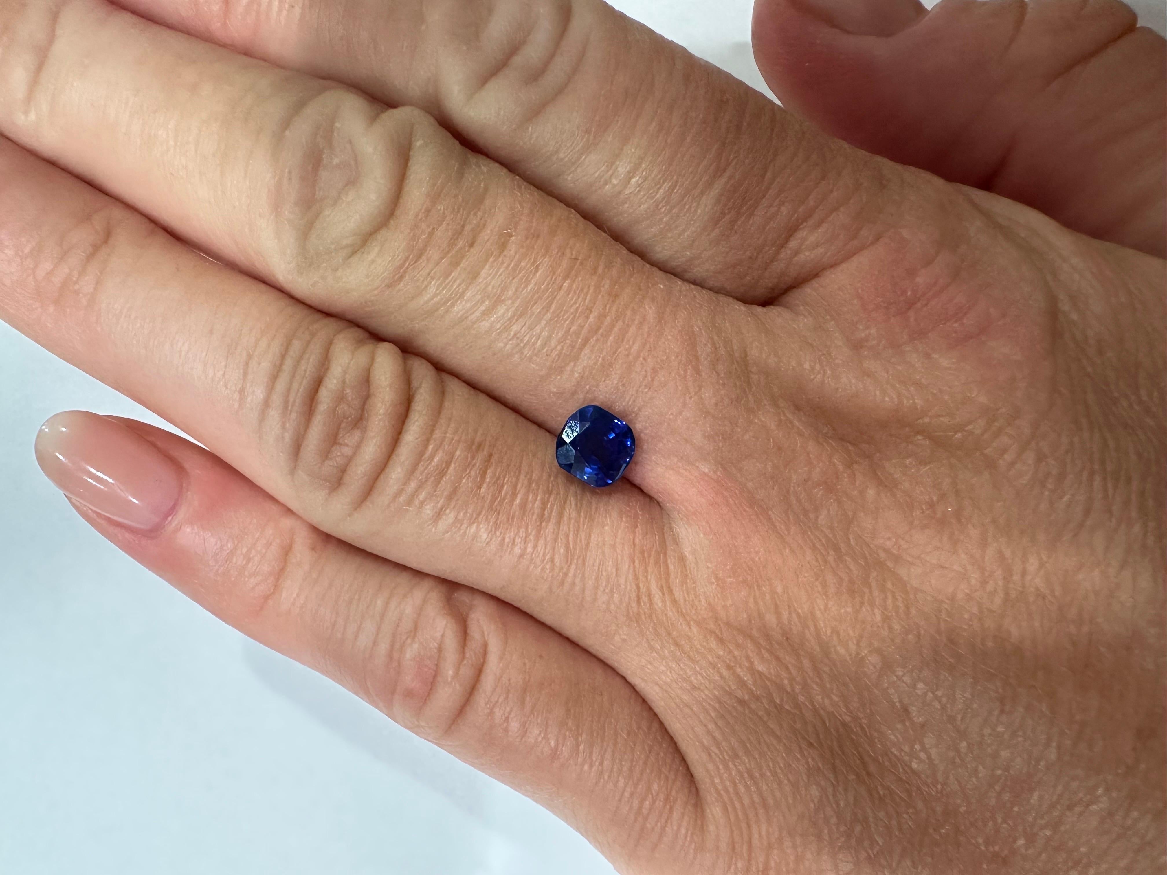 GIA-zertifizierter ROyal BLUE Saphir GIA-zertifizierter und erklärter Kaschmir-Edelstein (Kissenschliff) im Angebot