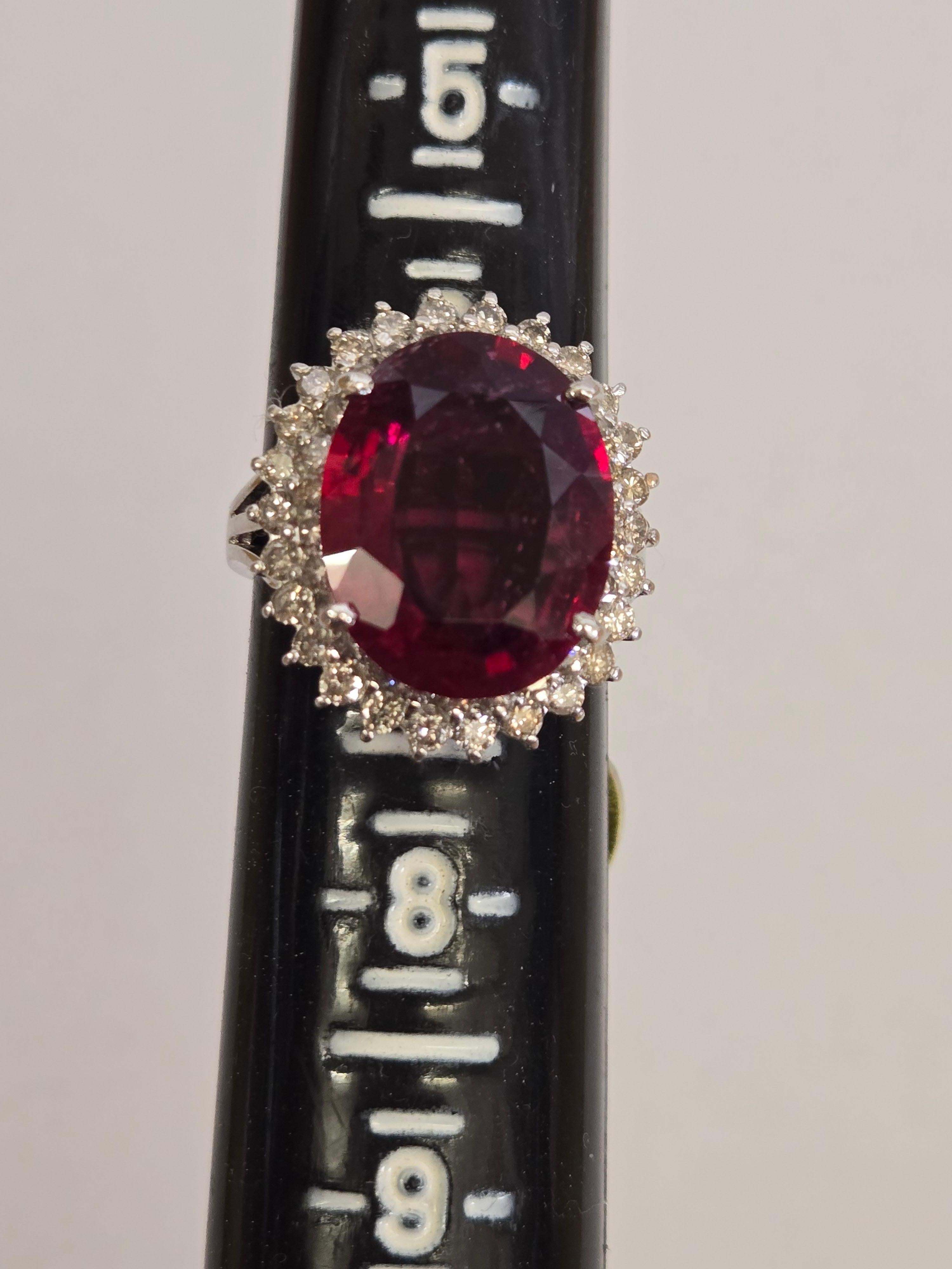da uomo o donna Anello con rubellite e diamante certificato GIA in oro 18 carati in vendita
