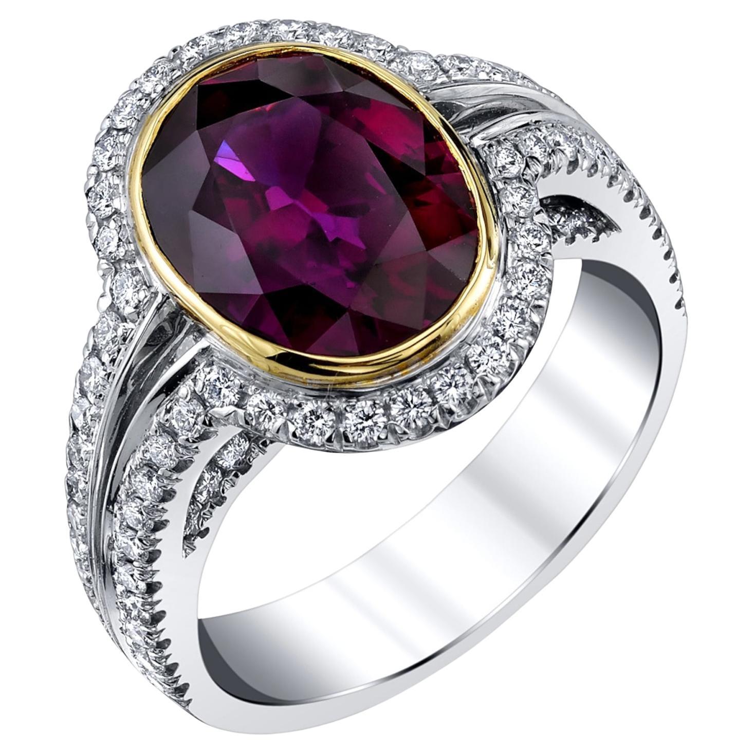 Anello cocktail di rubini e diamanti certificato GIA in oro giallo e bianco, 4,61 carati