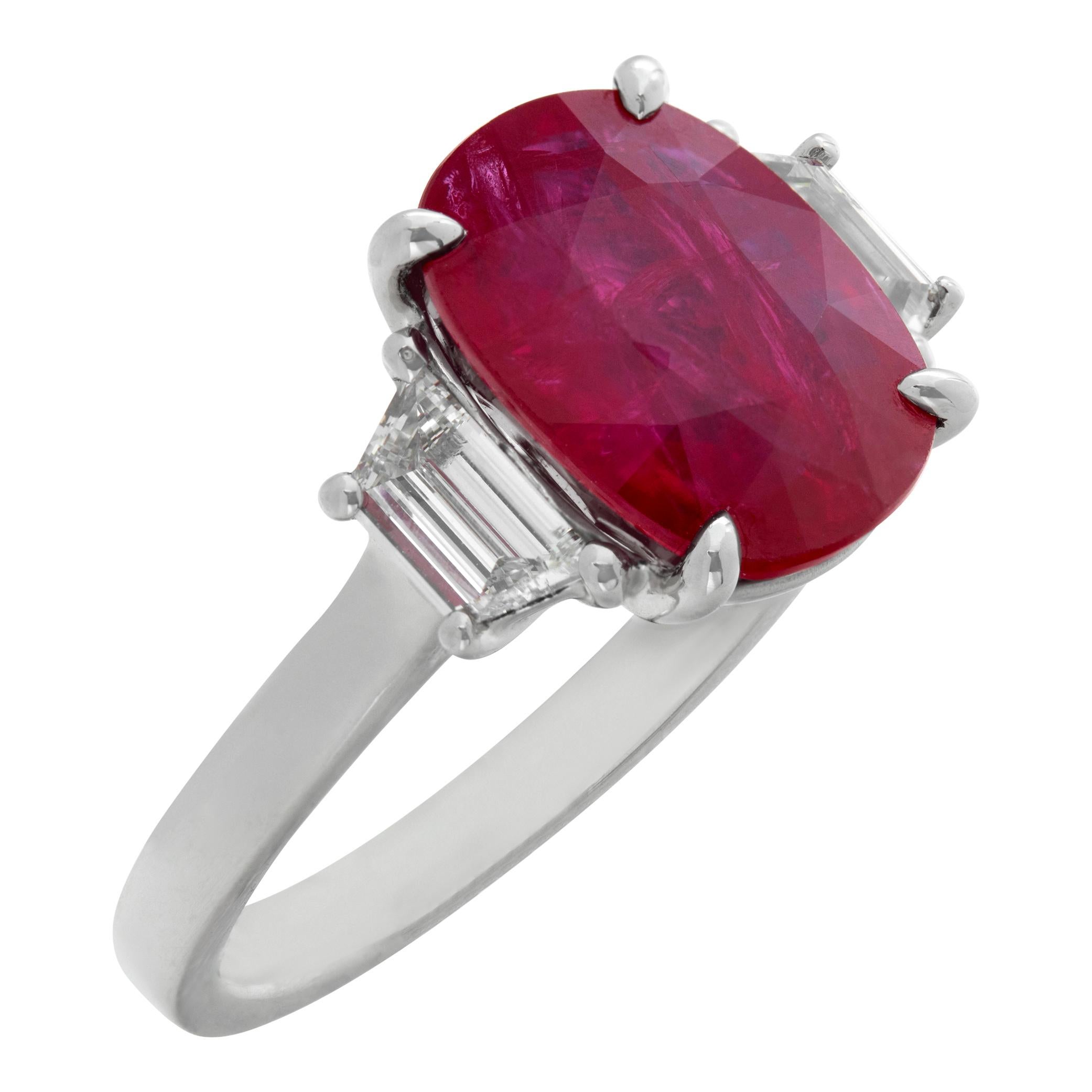 GIA Certified ruby & diamonds ring set in platinum. Oval cut ruby: 5.03 carats In Excellent Condition For Sale In Surfside, FL