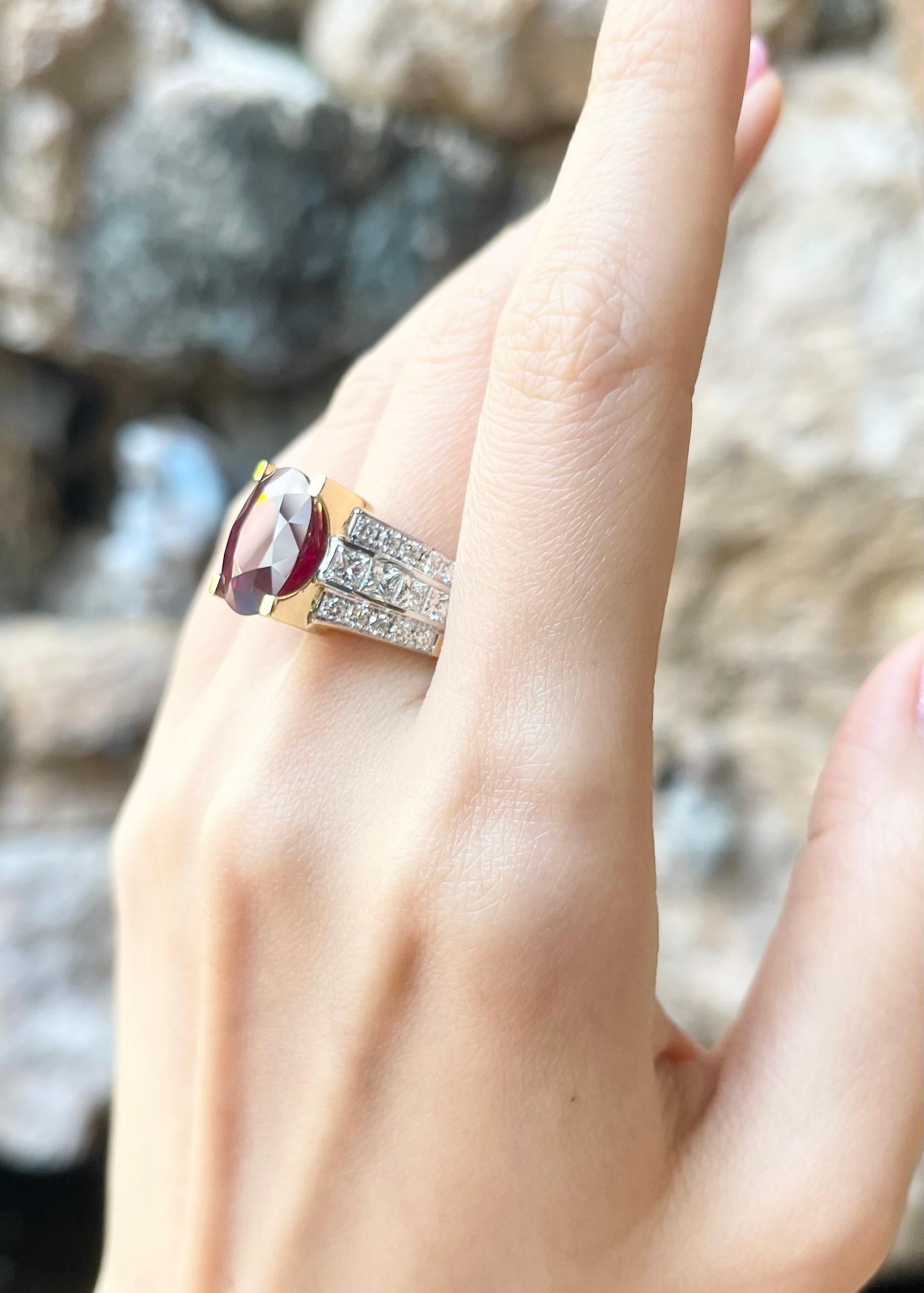 Bague en or 18 carats avec rubis et diamants certifiés GIA Pour femmes en vente