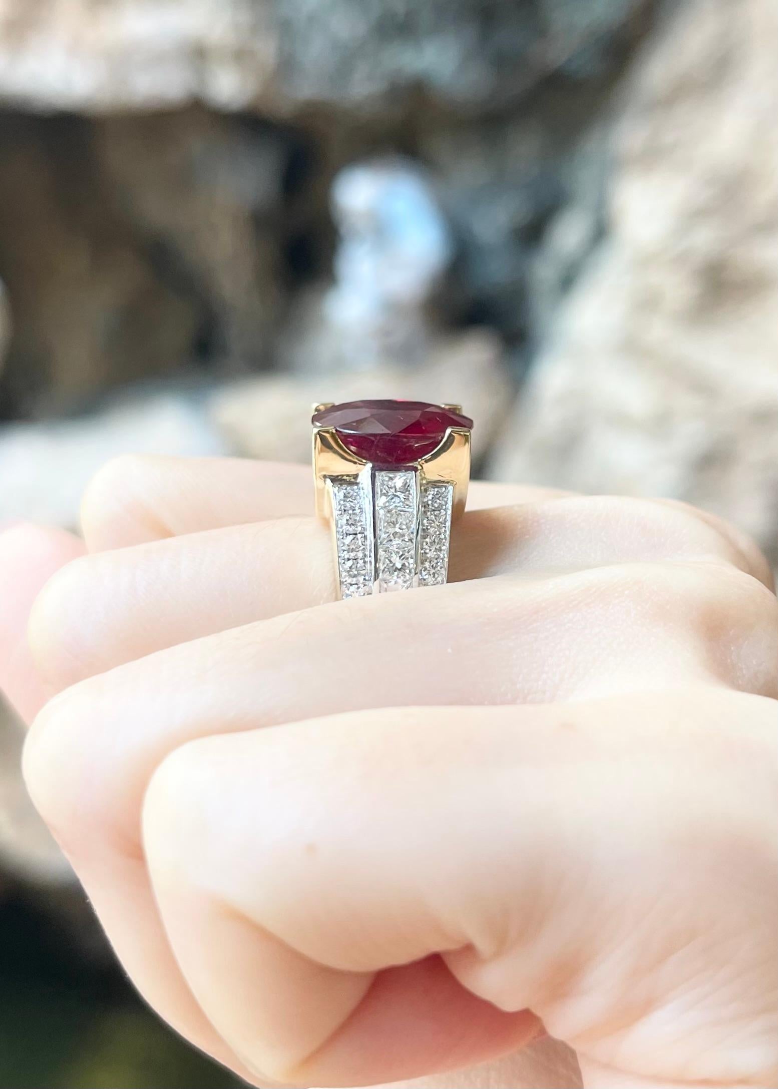 Bague en or 18 carats avec rubis et diamants certifiés GIA en vente 2