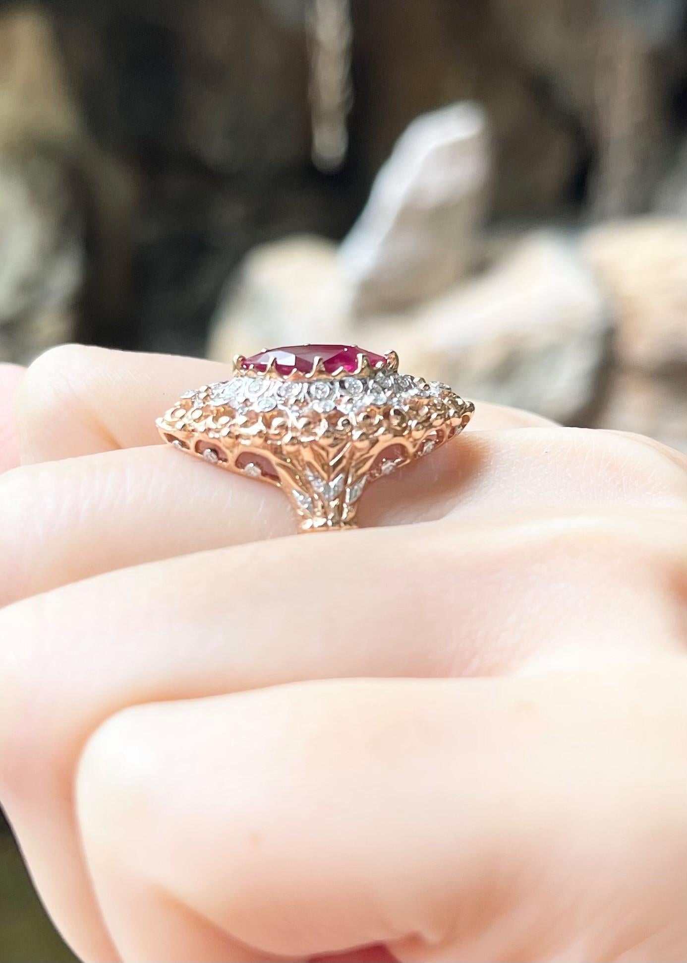 Anillo de Rubí Sangre de Paloma con Diamantes Certificado GIA engastado en Oro Rosa de 18K en Nuevo estado para la venta en Bangkok, TH