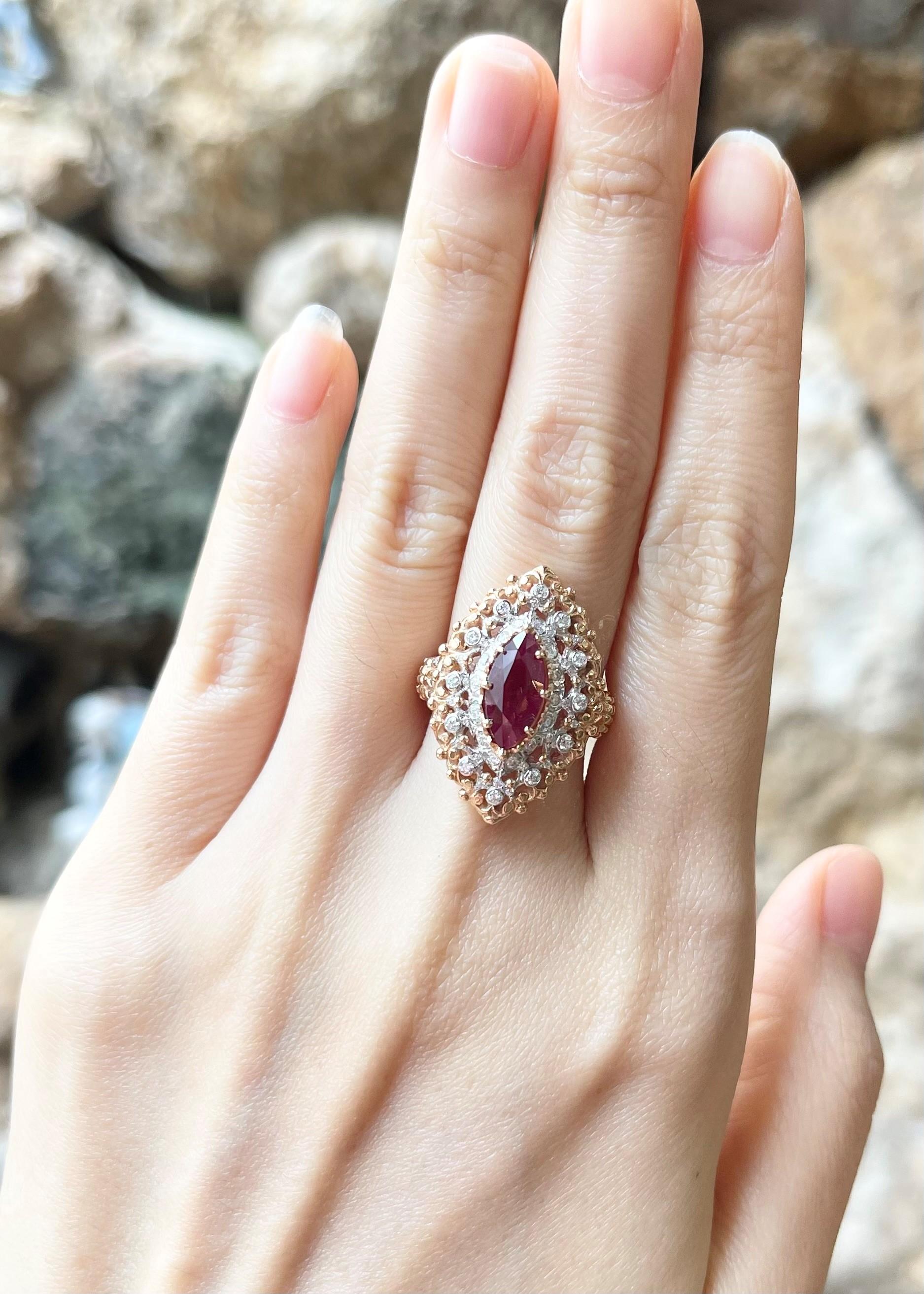 Anillo de Rubí Sangre de Paloma con Diamantes Certificado GIA engastado en Oro Rosa de 18K en venta 1
