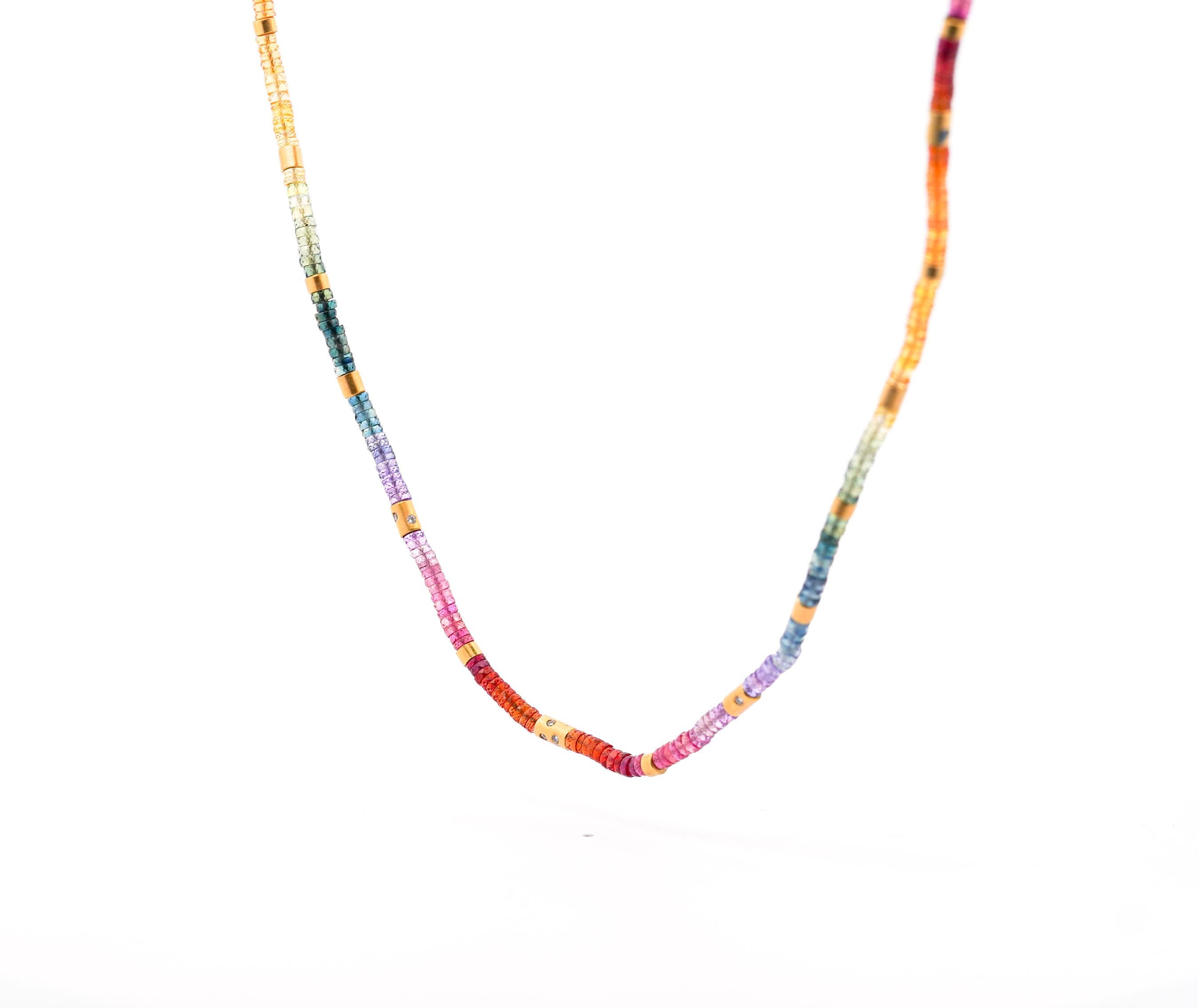 Art Déco Collana multicolore arcobaleno con perle di zaffiro certificate GIA in oro giallo 14k in vendita