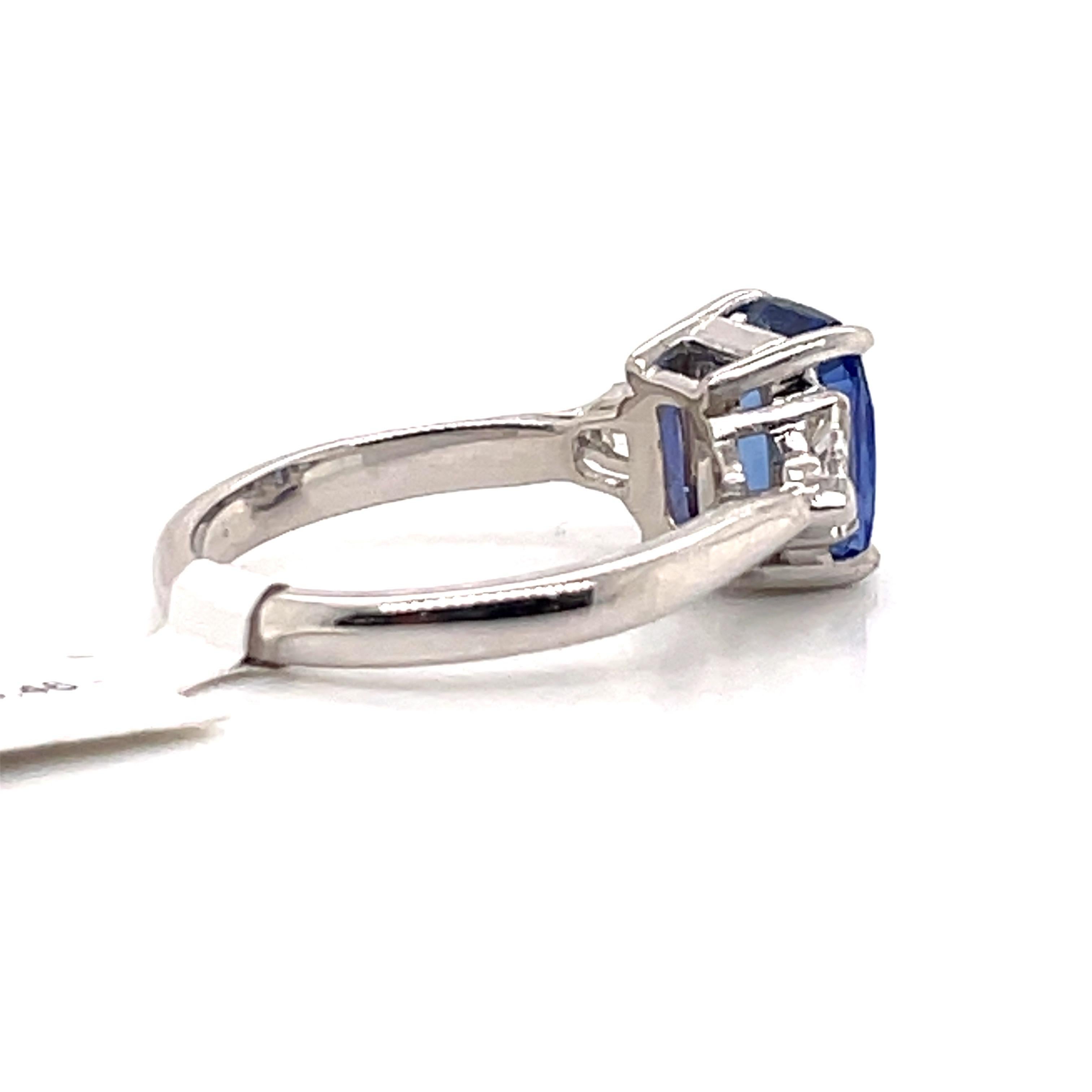 GIA Certified Sapphire Diamond Three-Stone Ring 18 Karat White Gold No Heat In New Condition In New York, NY