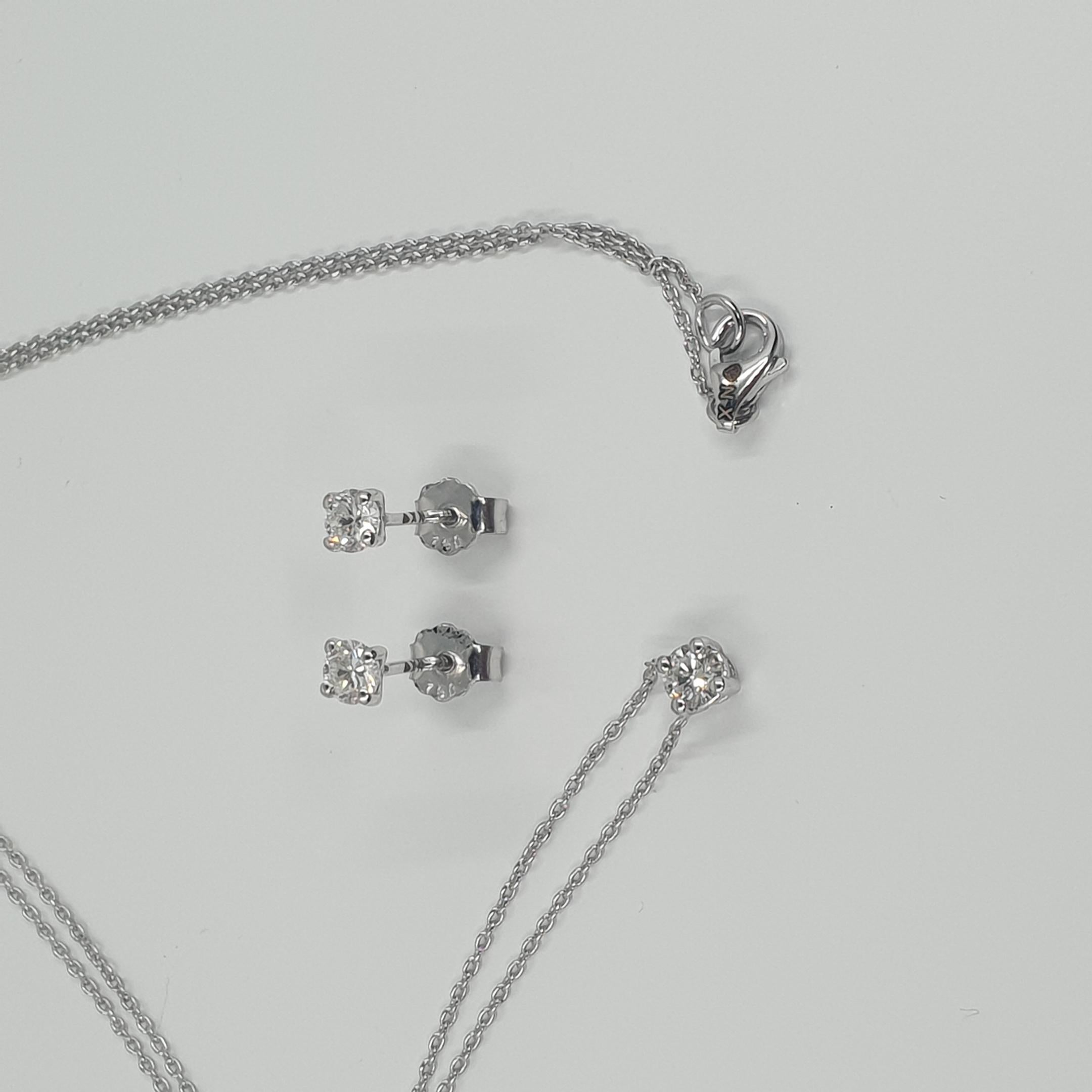 Boucles d'oreilles et collier solitaires en diamants certifiés GIA de 3 x 0,22 carats G/SI1 Pour femmes en vente