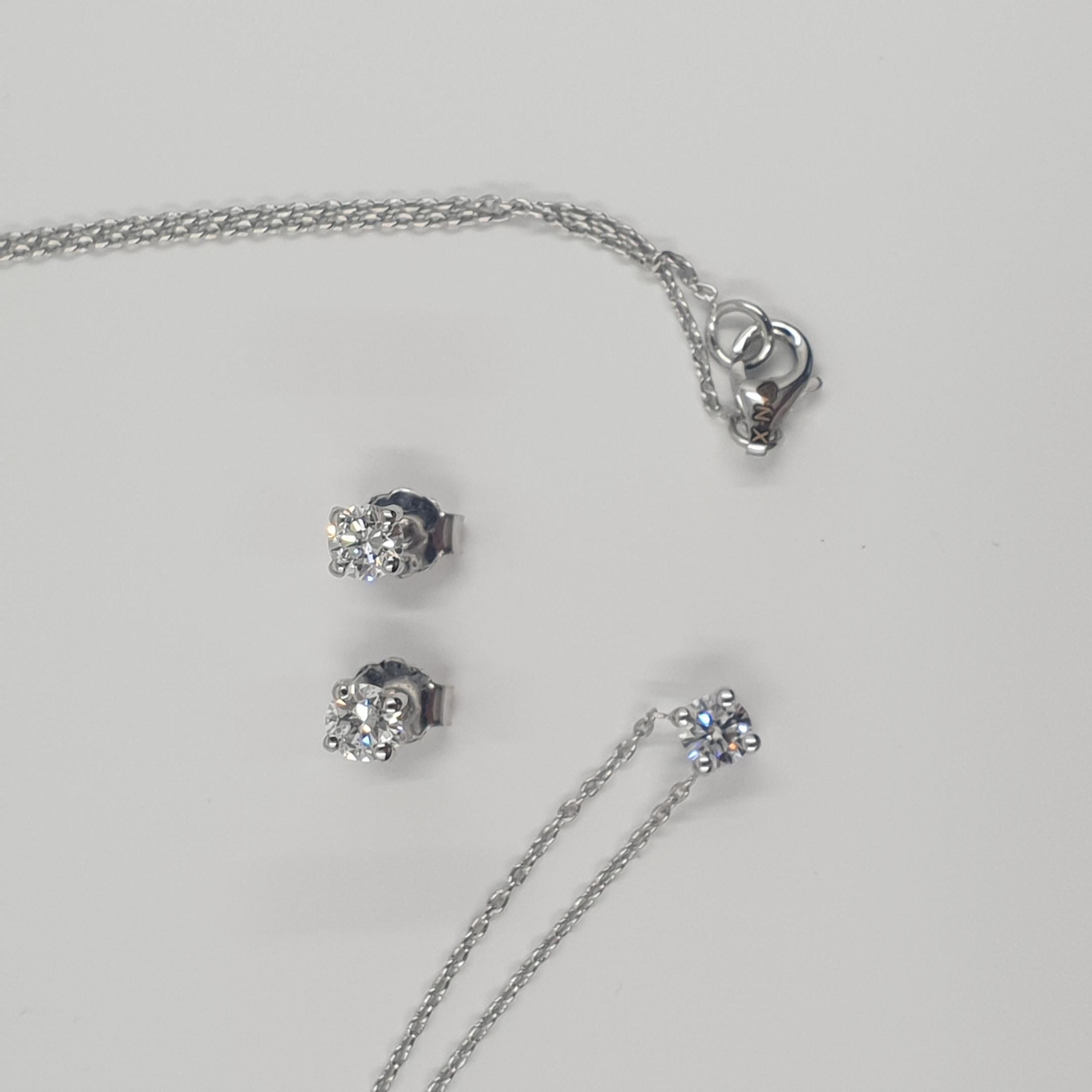 Boucles d'oreilles et collier solitaires en diamants certifiés GIA de 3 x 0,22 carats G/SI1 en vente 2