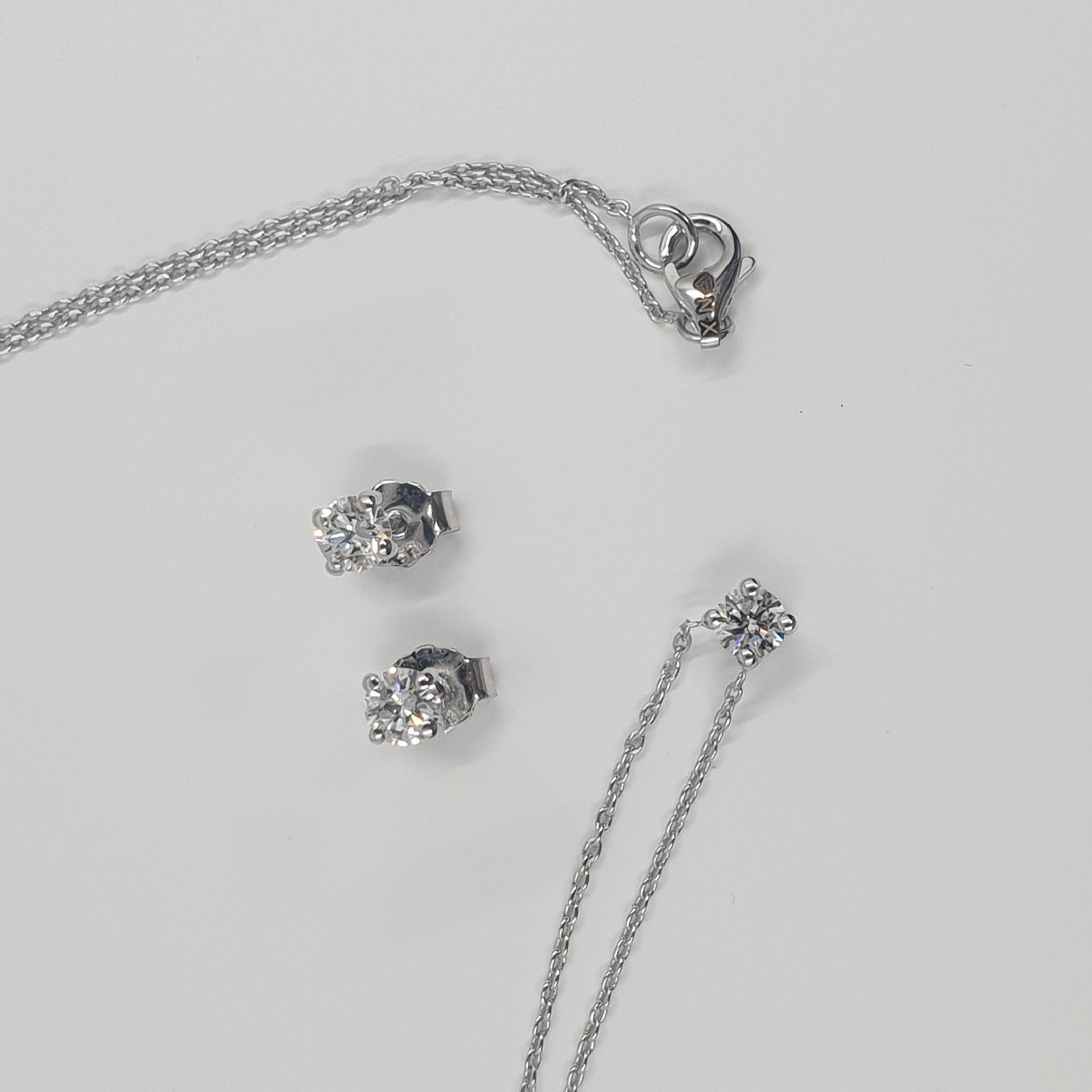 Boucles d'oreilles et collier solitaires en diamants certifiés GIA de 3 x 0,22 carats G/SI1 en vente 3