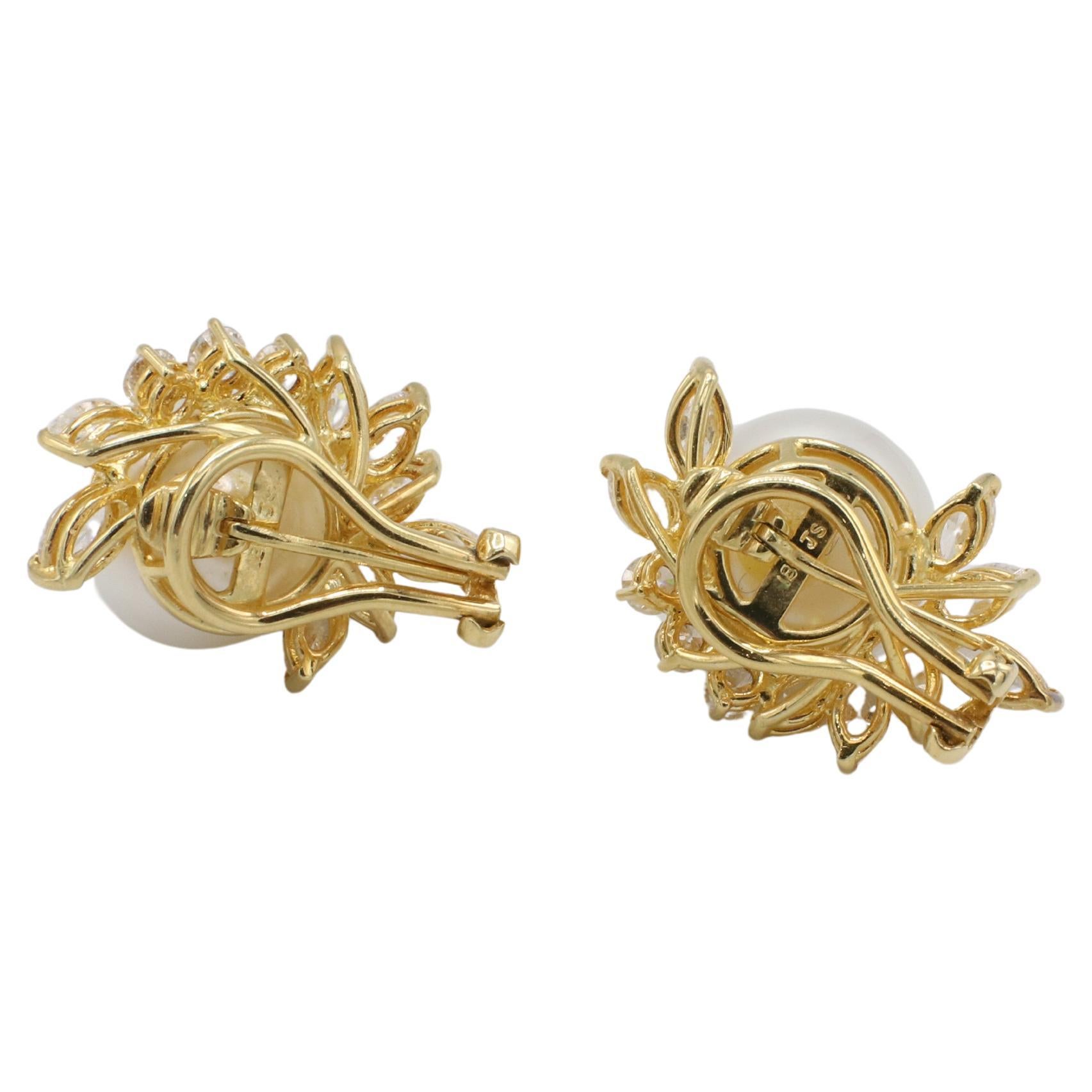Moderne Boucle d'oreille en or jaune 18 carats, perle de culture des mers du Sud certifiée par le GIA et diamant naturel en vente