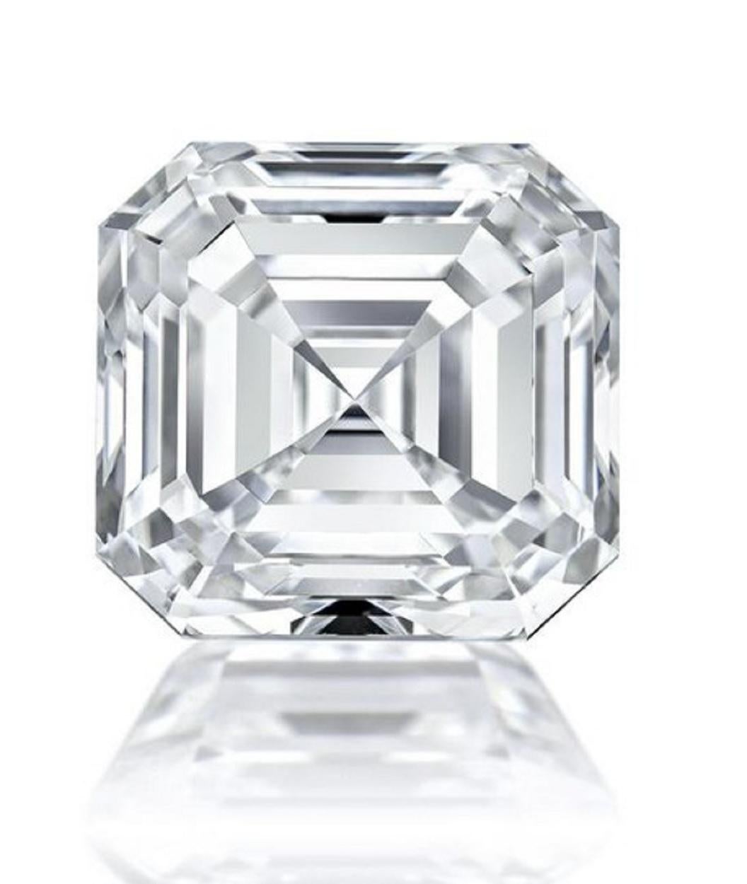 Amazing and huge very clear and white natural square emerald cut diamond certified by GIA.

Inquire us about videos or pictures is a real amazing diamond!
