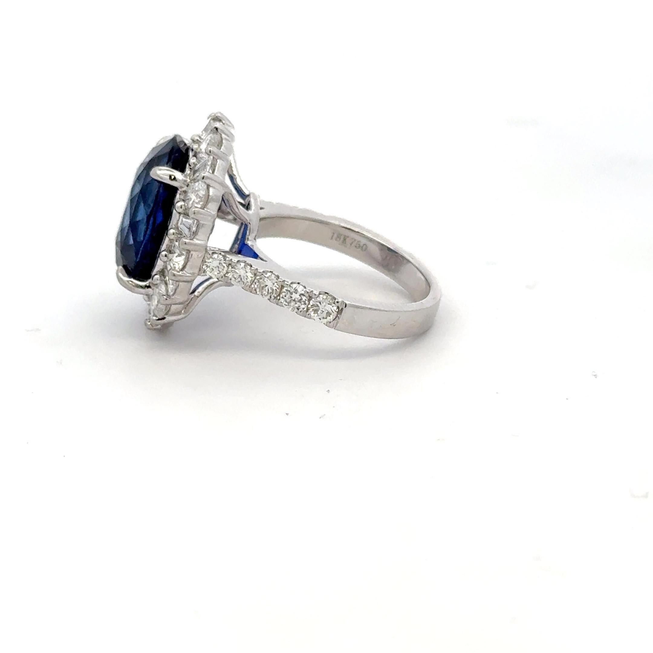 GIA Certified Sri Lanka Oval Sapphire Diamond Halo Cocktail Ring 13.61 Carats For Sale 1