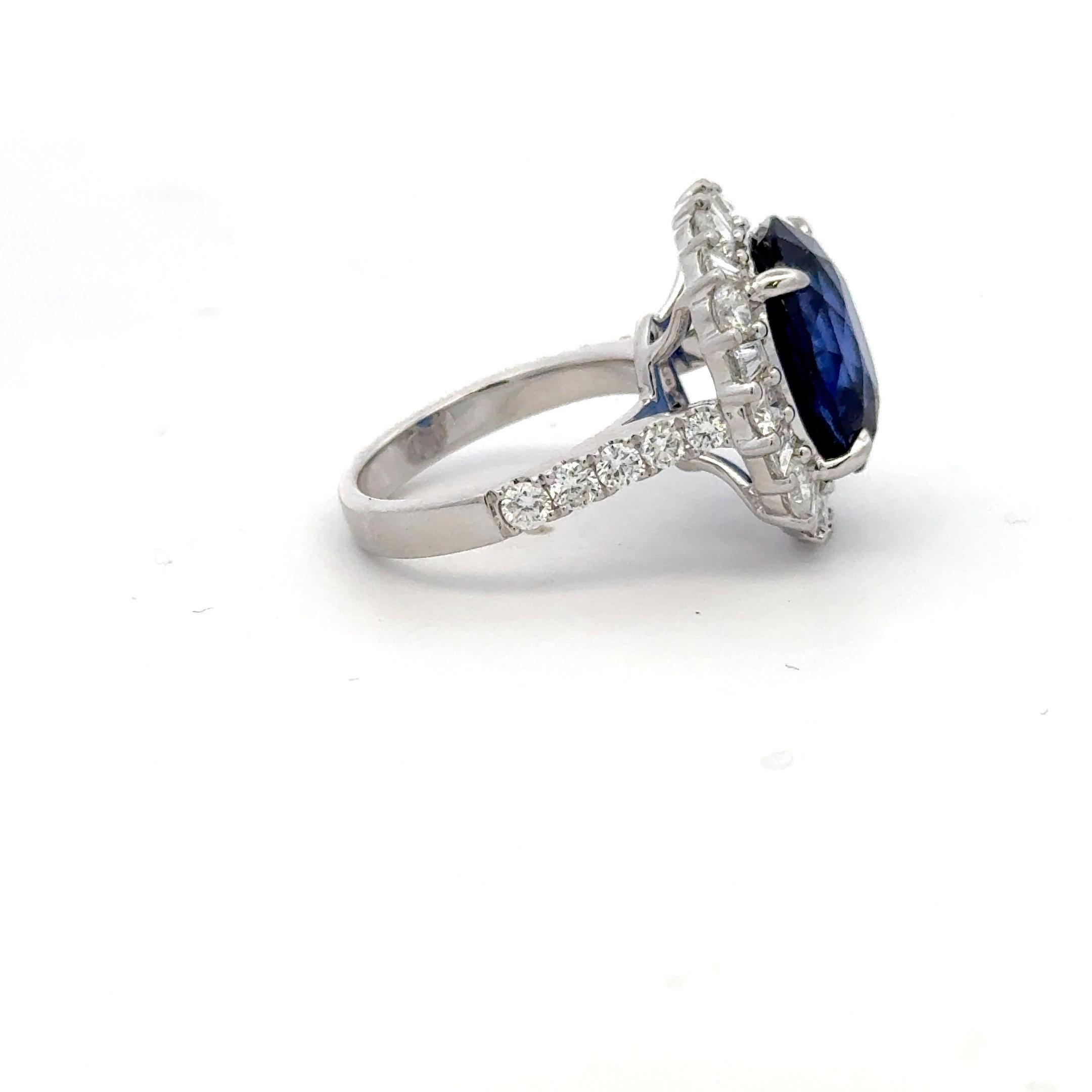 GIA Certified Sri Lanka Oval Sapphire Diamond Halo Cocktail Ring 13.61 Carats For Sale 2